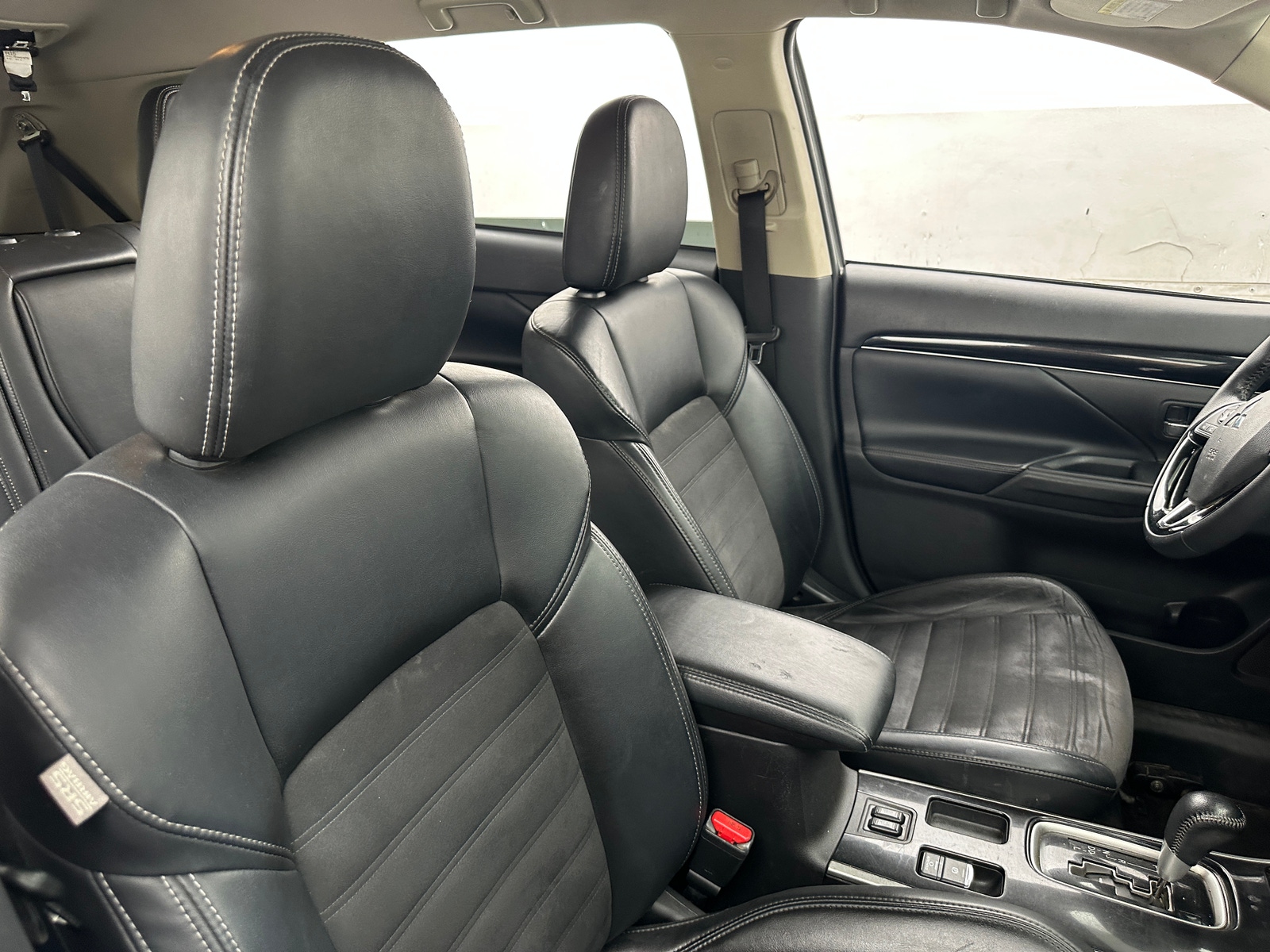 Thumbnail: 2020 Mitsubishi Outlander - 2