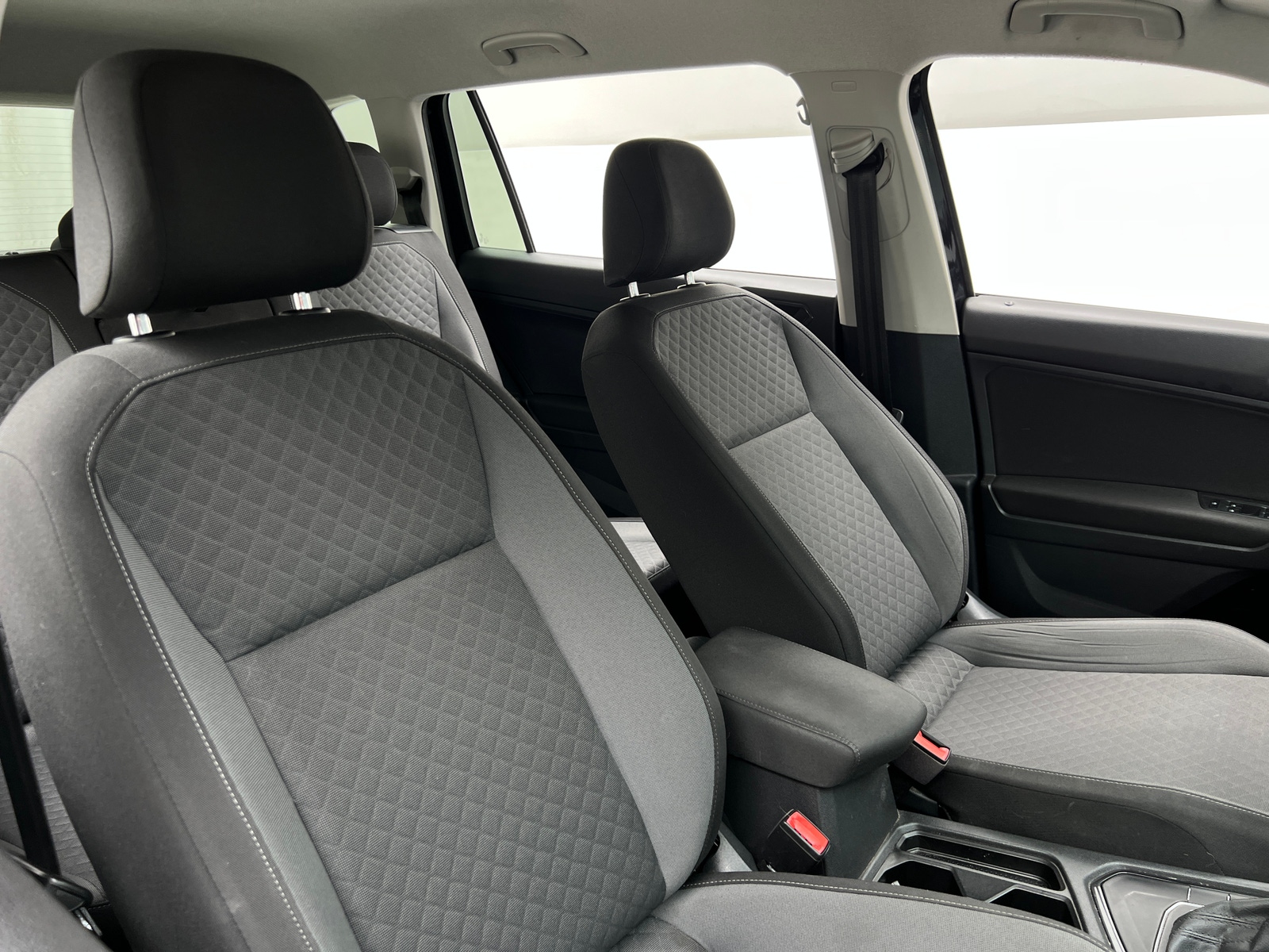 Thumbnail: 2018 Volkswagen Tiguan - 2