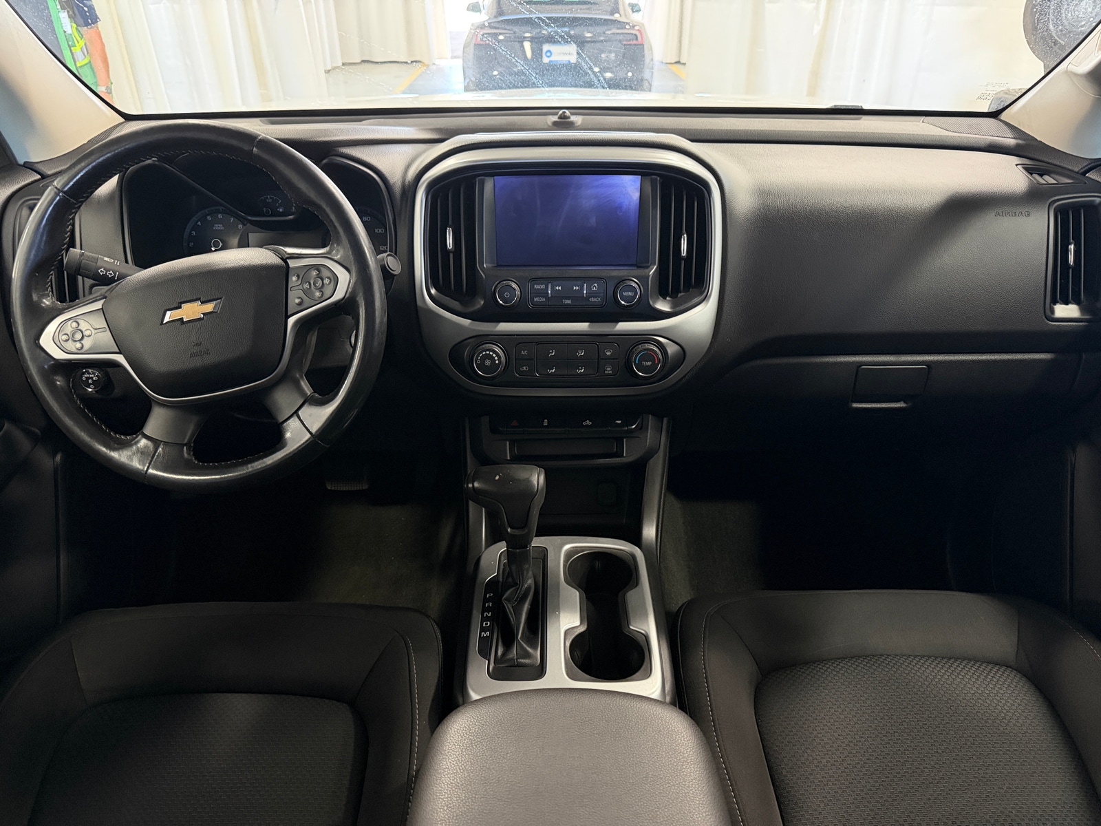 Thumbnail: 2016 Chevrolet Colorado - 3