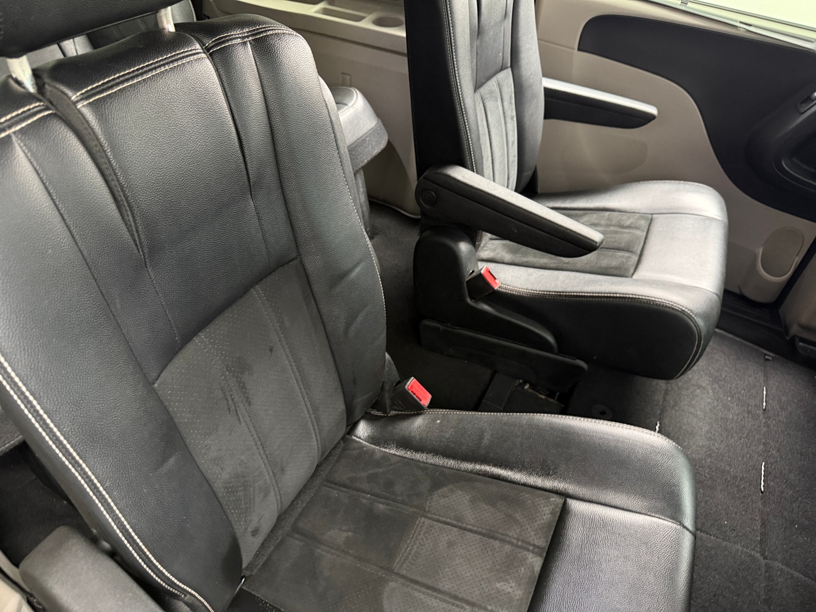 Thumbnail: 2018 Dodge Grand Caravan - 6