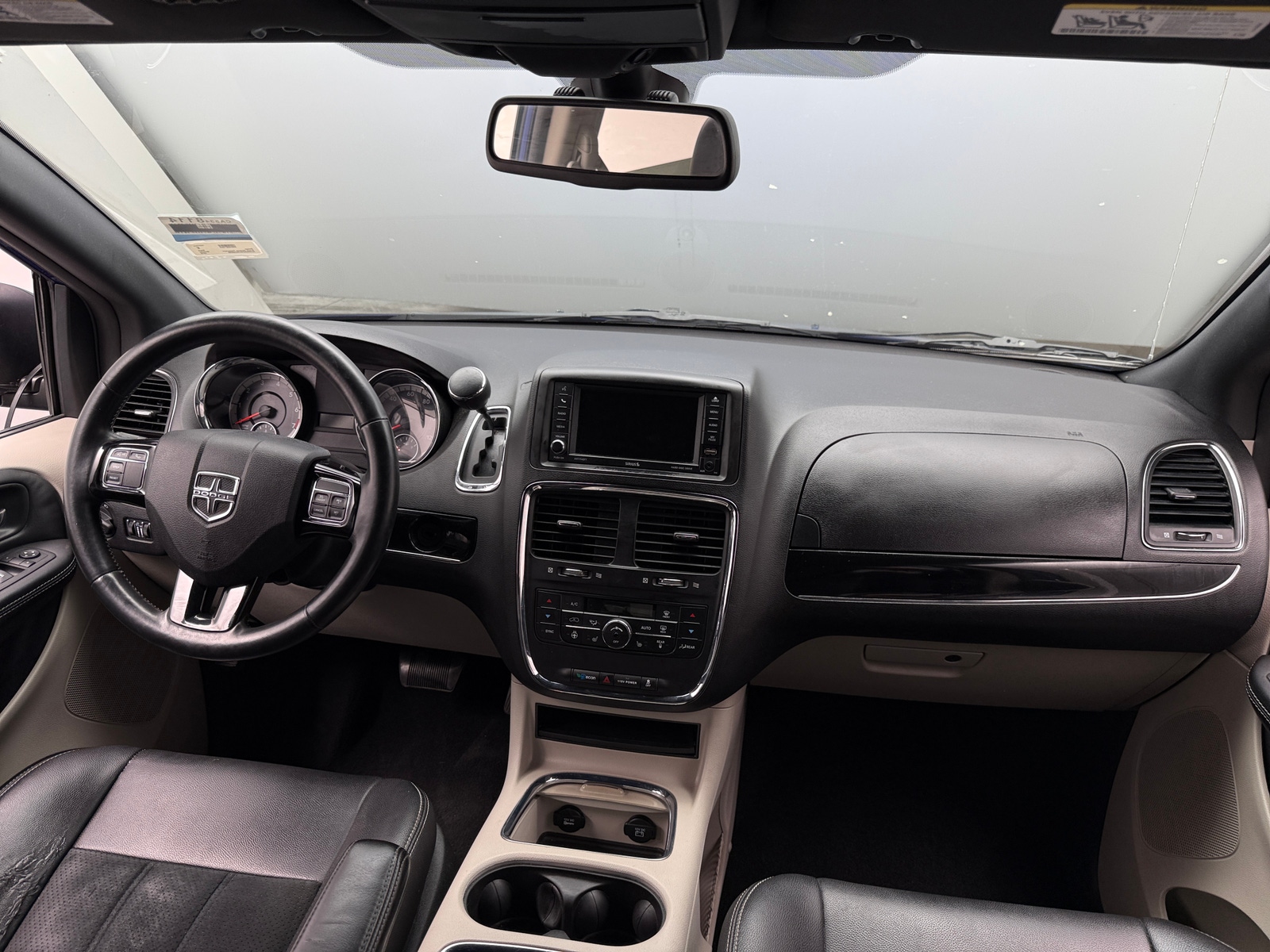 Thumbnail: 2018 Dodge Grand Caravan - 3