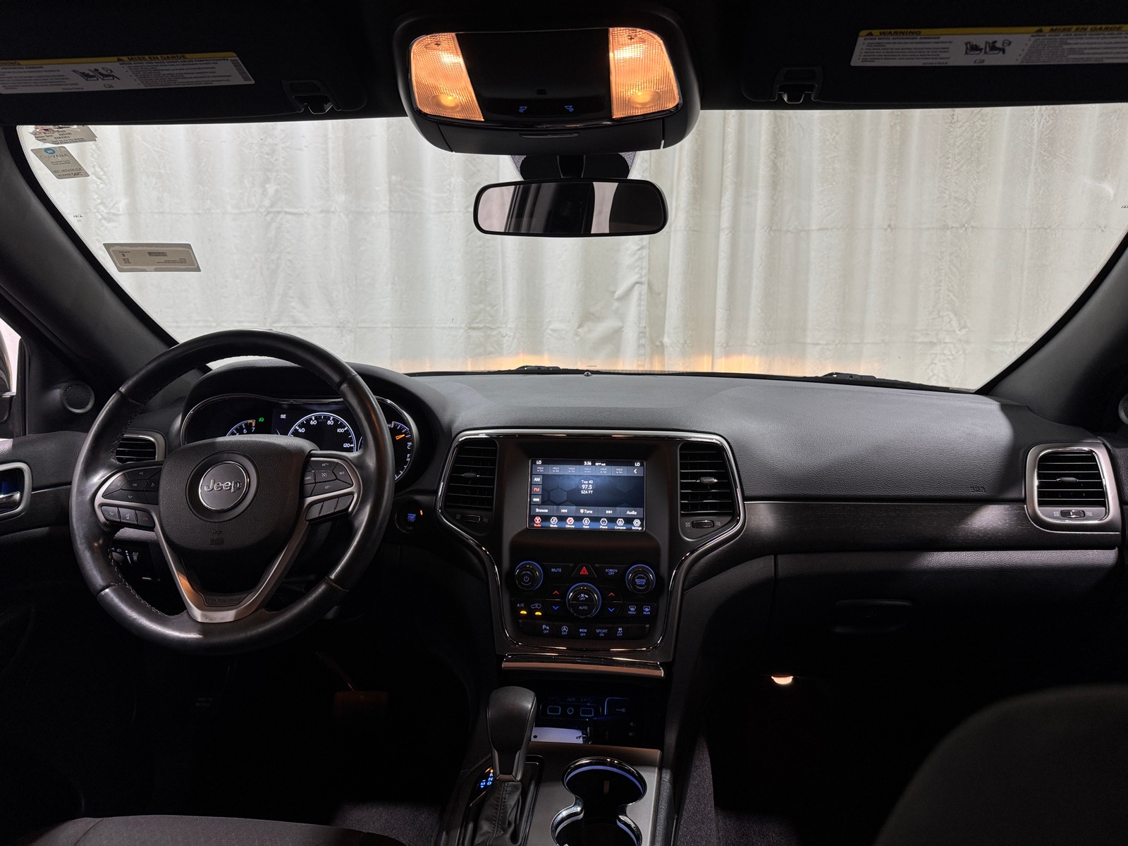 Thumbnail: 2018 Jeep Grand Cherokee - 3