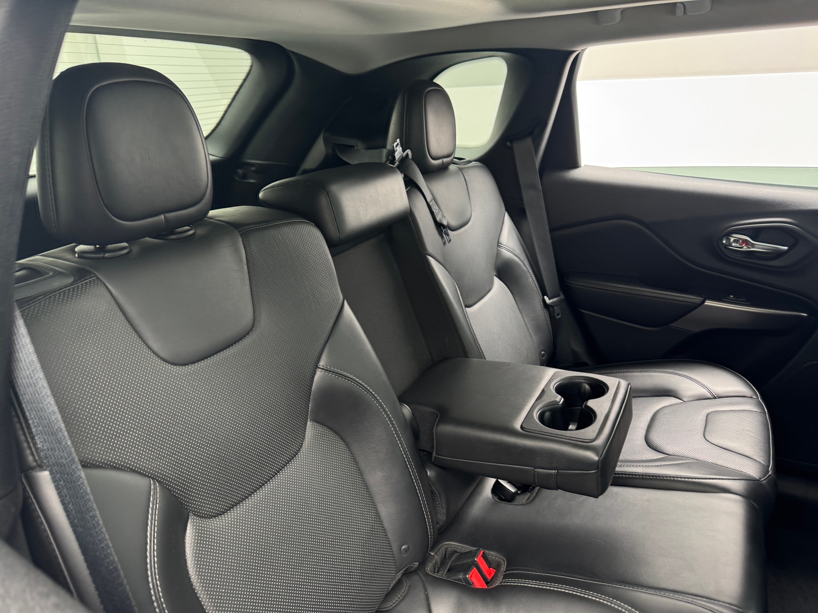 Thumbnail: 2019 Jeep Cherokee - 5