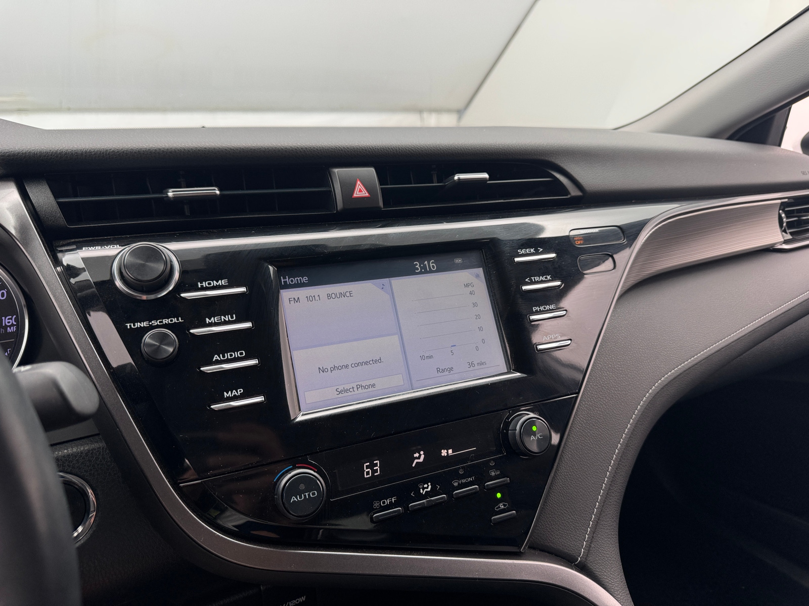 Thumbnail: 2019 Toyota Camry - 4