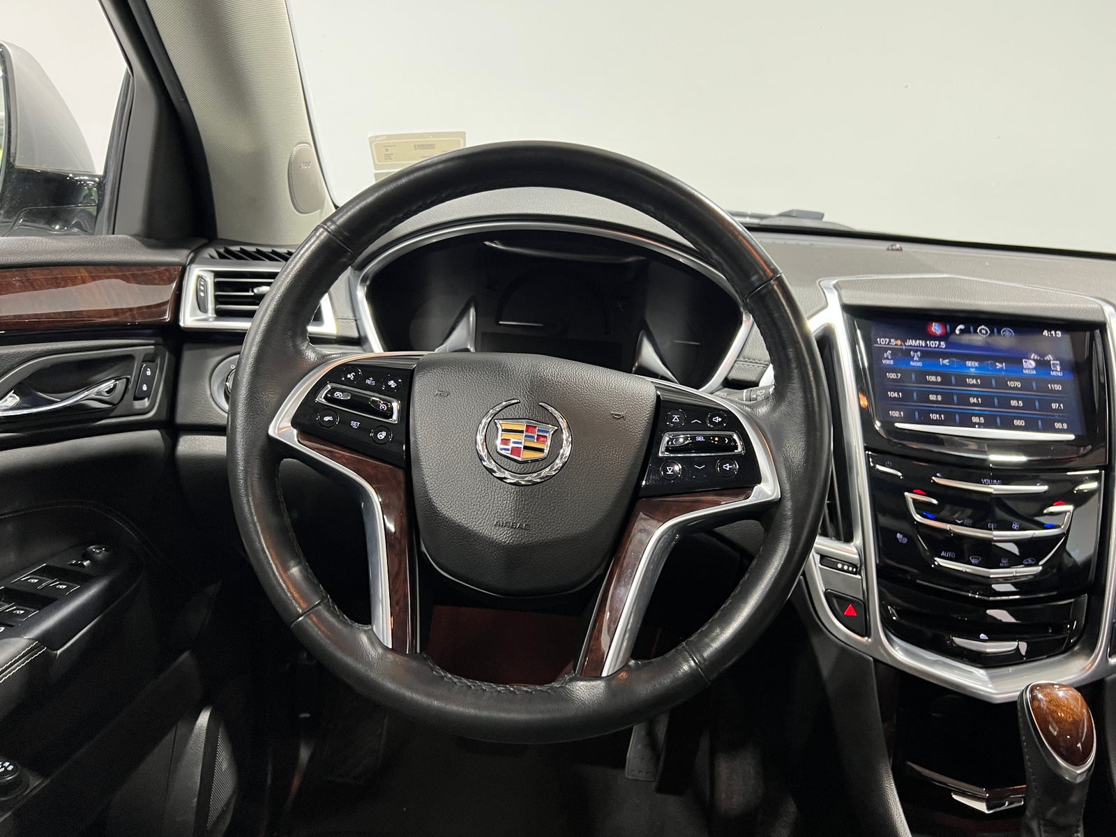Thumbnail: 2015 Cadillac SRX - 4