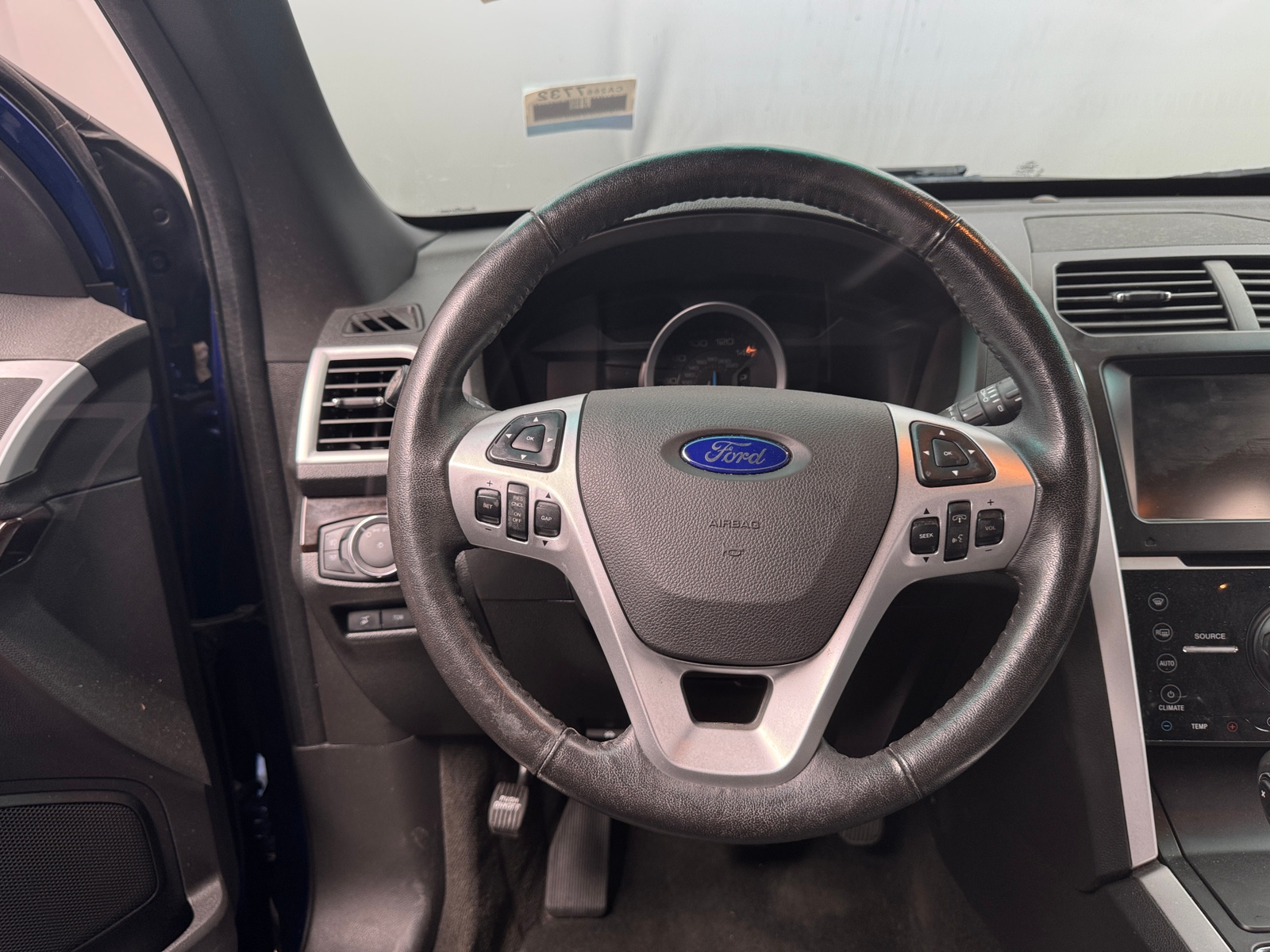 Thumbnail: 2015 Ford Explorer - 4