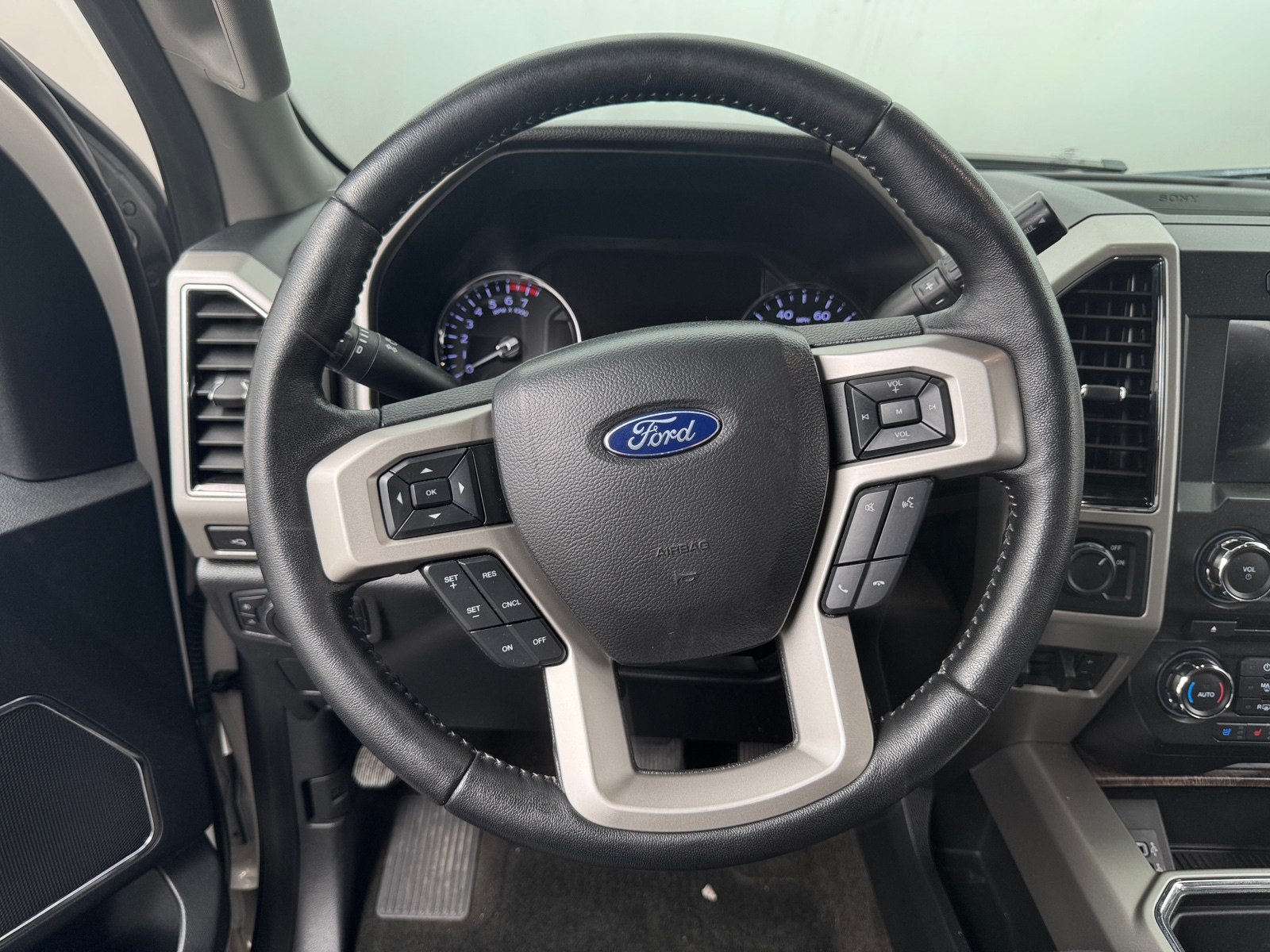 Thumbnail: 2018 Ford Econoline - 4