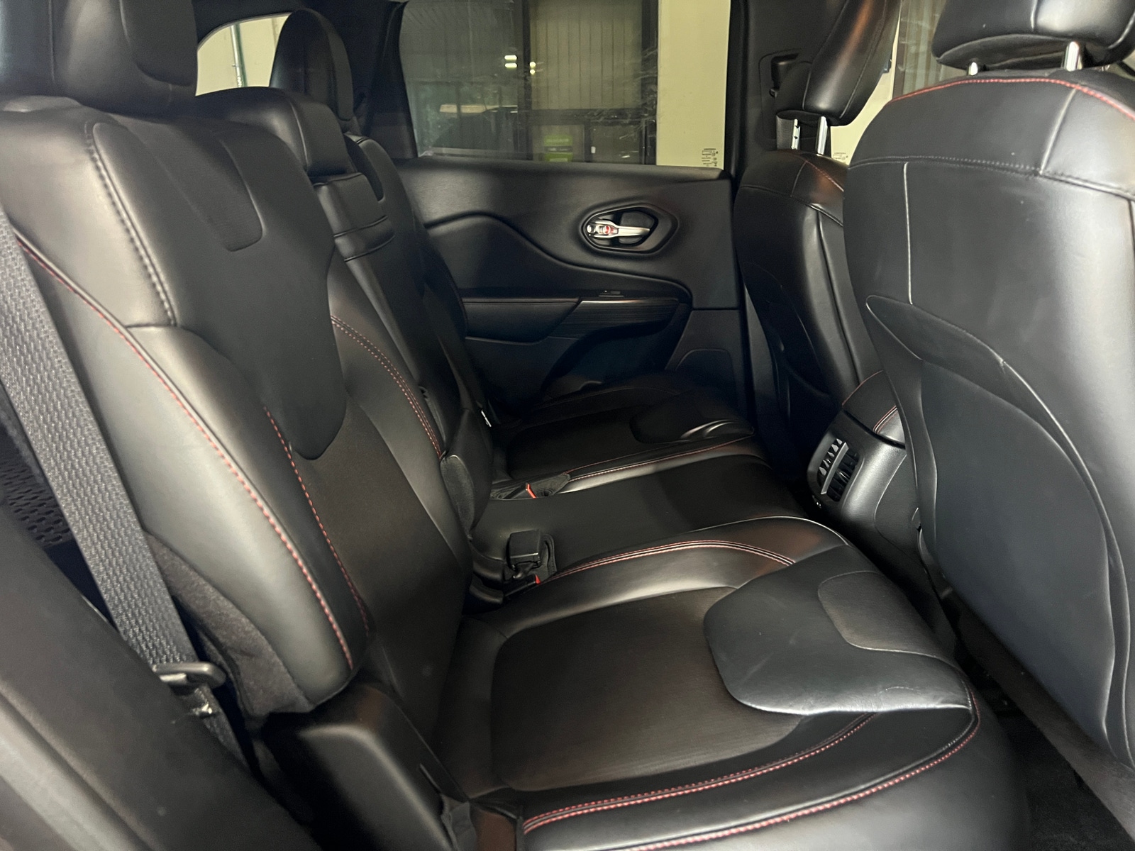Thumbnail: 2016 Jeep Cherokee - 6