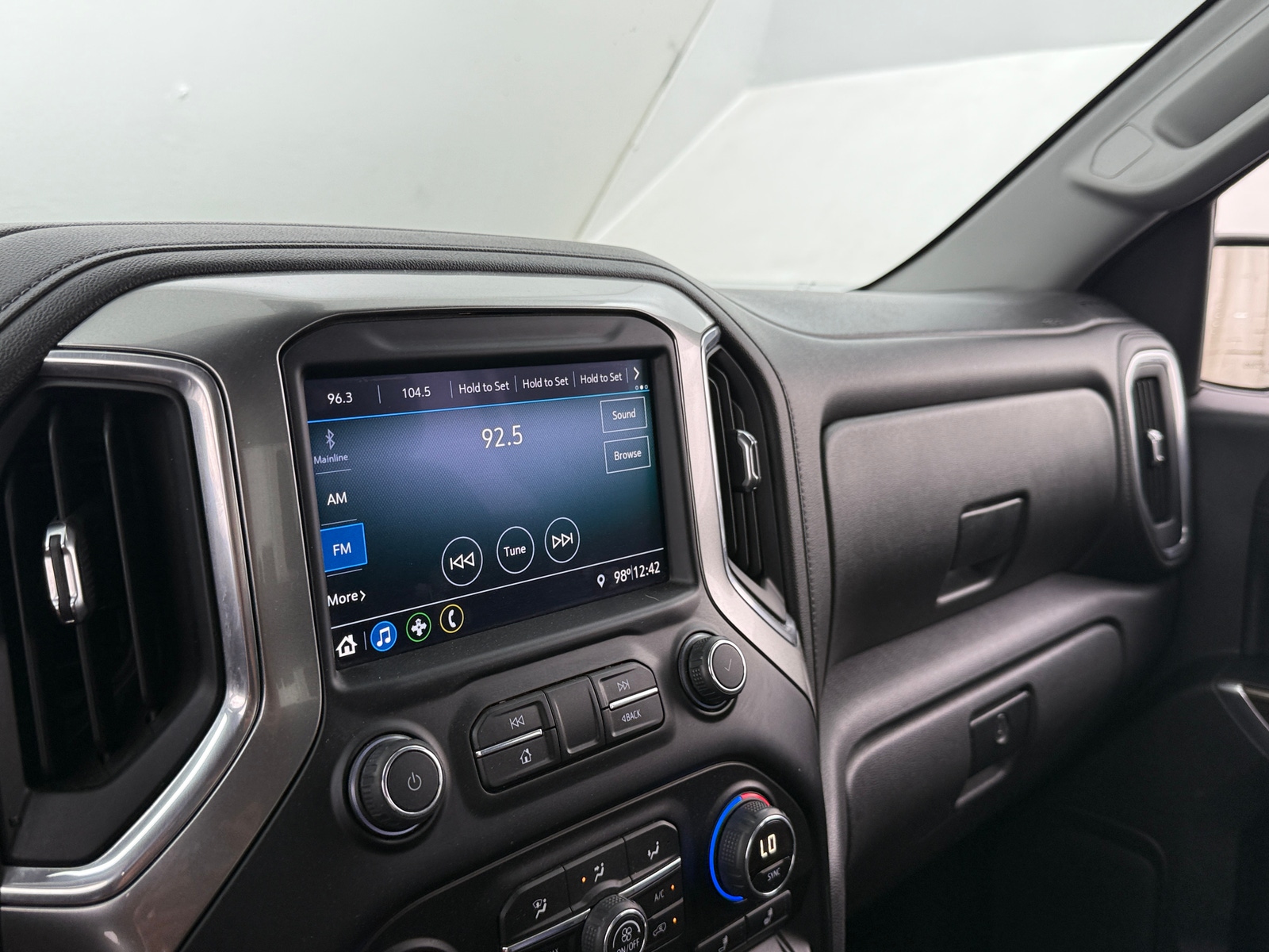 Thumbnail: 2019 Chevrolet Silverado 1500 - 4