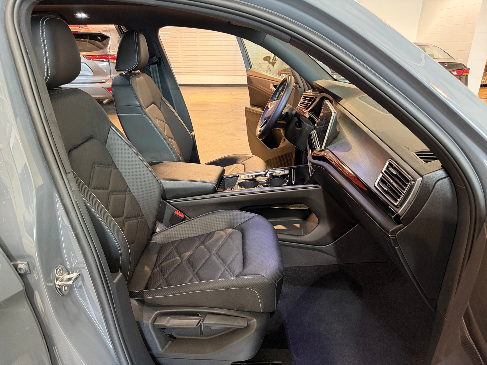 Thumbnail: 2026 Volkswagen Atlas - 2