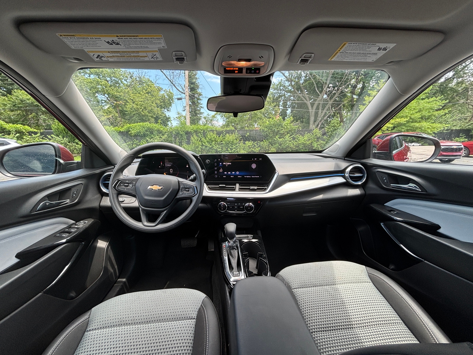 Thumbnail: 2025 Chevrolet Trax - 3