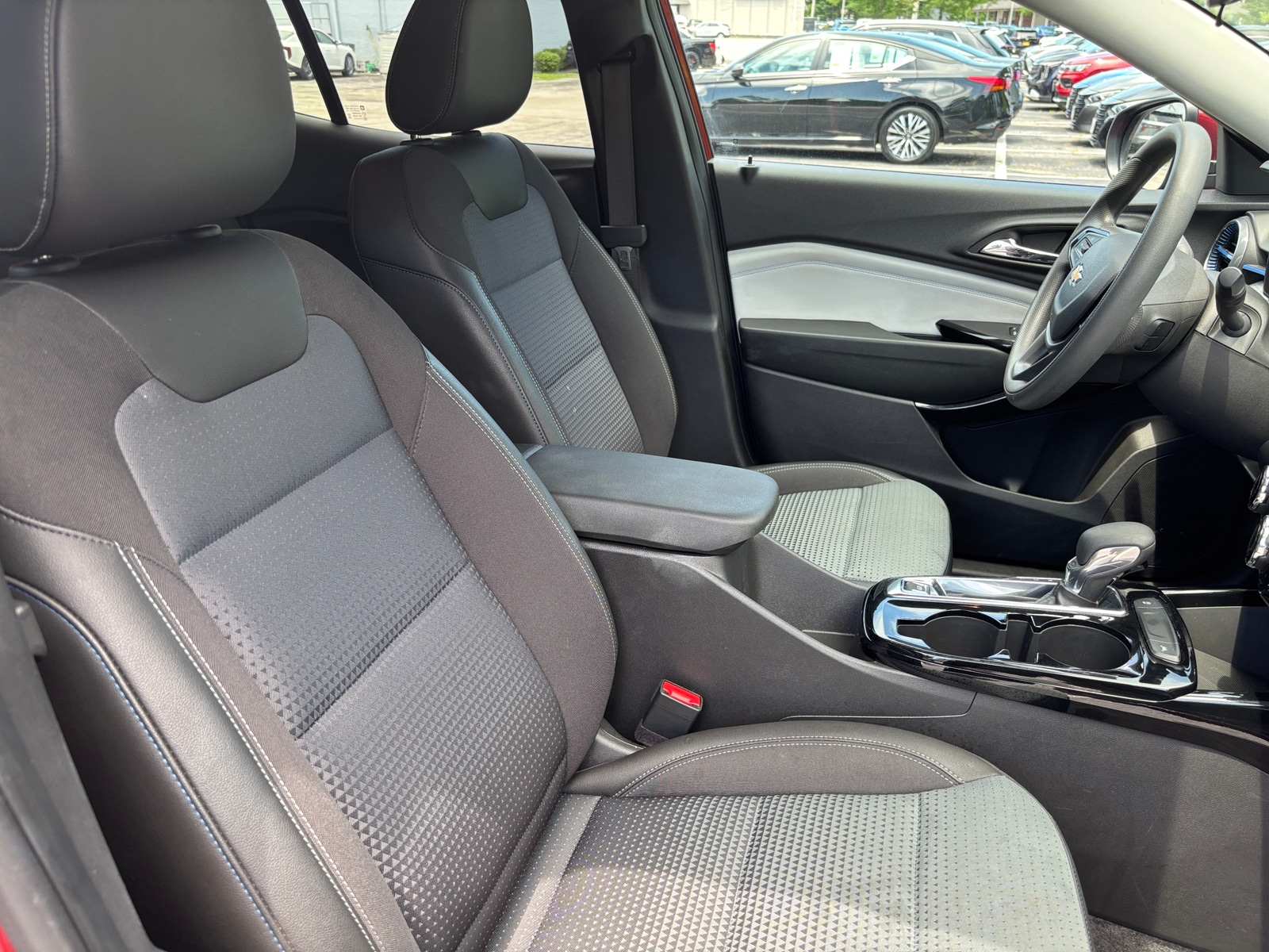 Thumbnail: 2025 Chevrolet Trax - 2