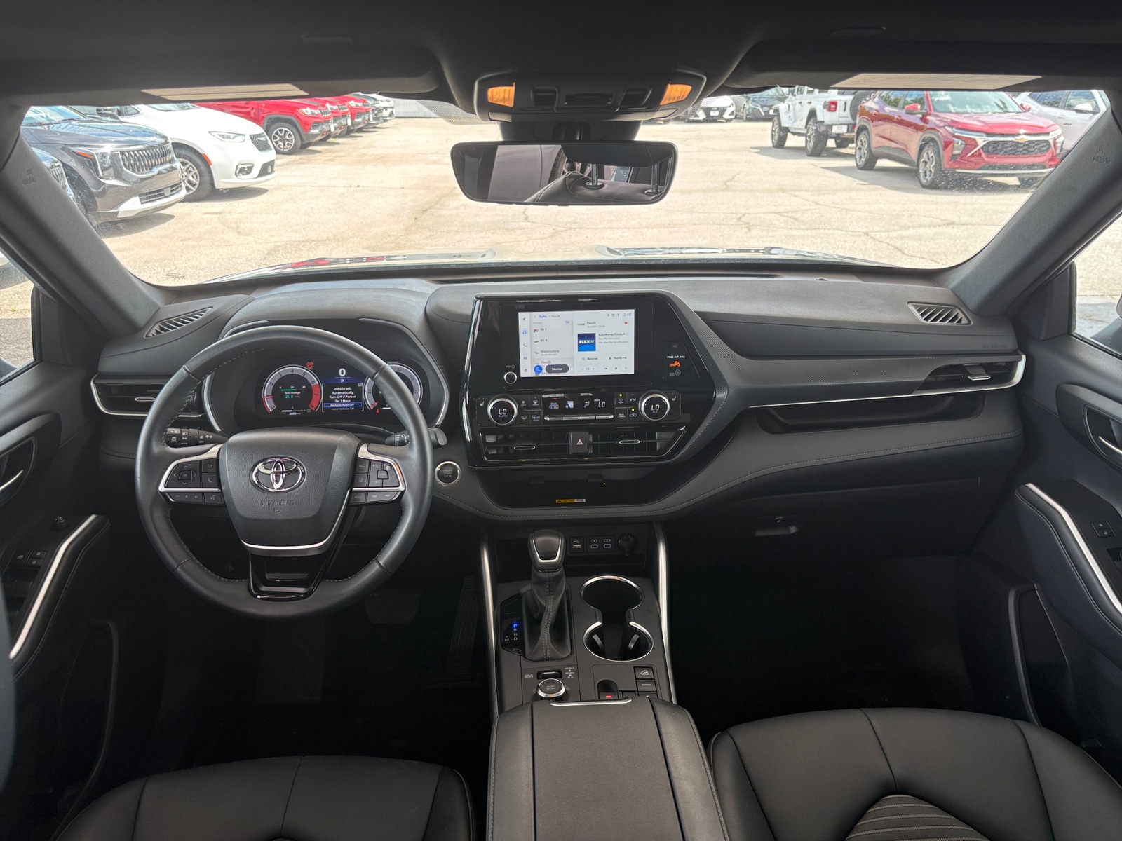 Thumbnail: 2025 Toyota Highlander - 3