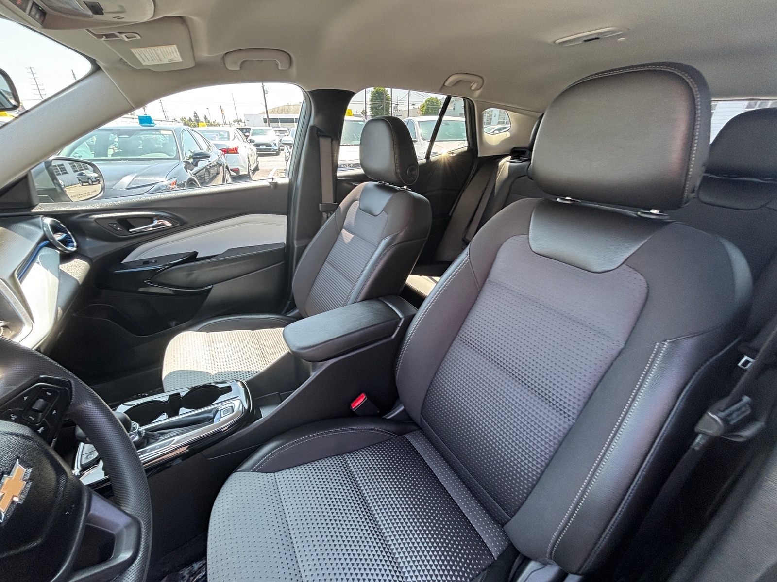 Thumbnail: 2025 Chevrolet Trax - 2