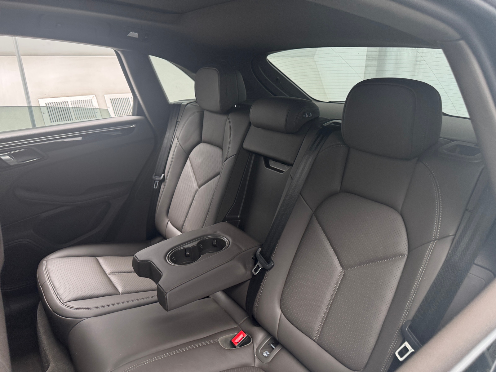 Thumbnail: 2023 Porsche Macan - 6
