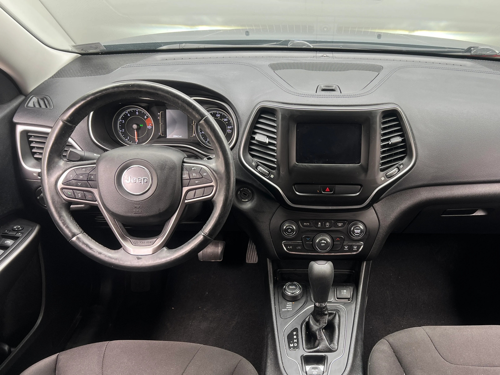Thumbnail: 2020 Jeep Cherokee - 3