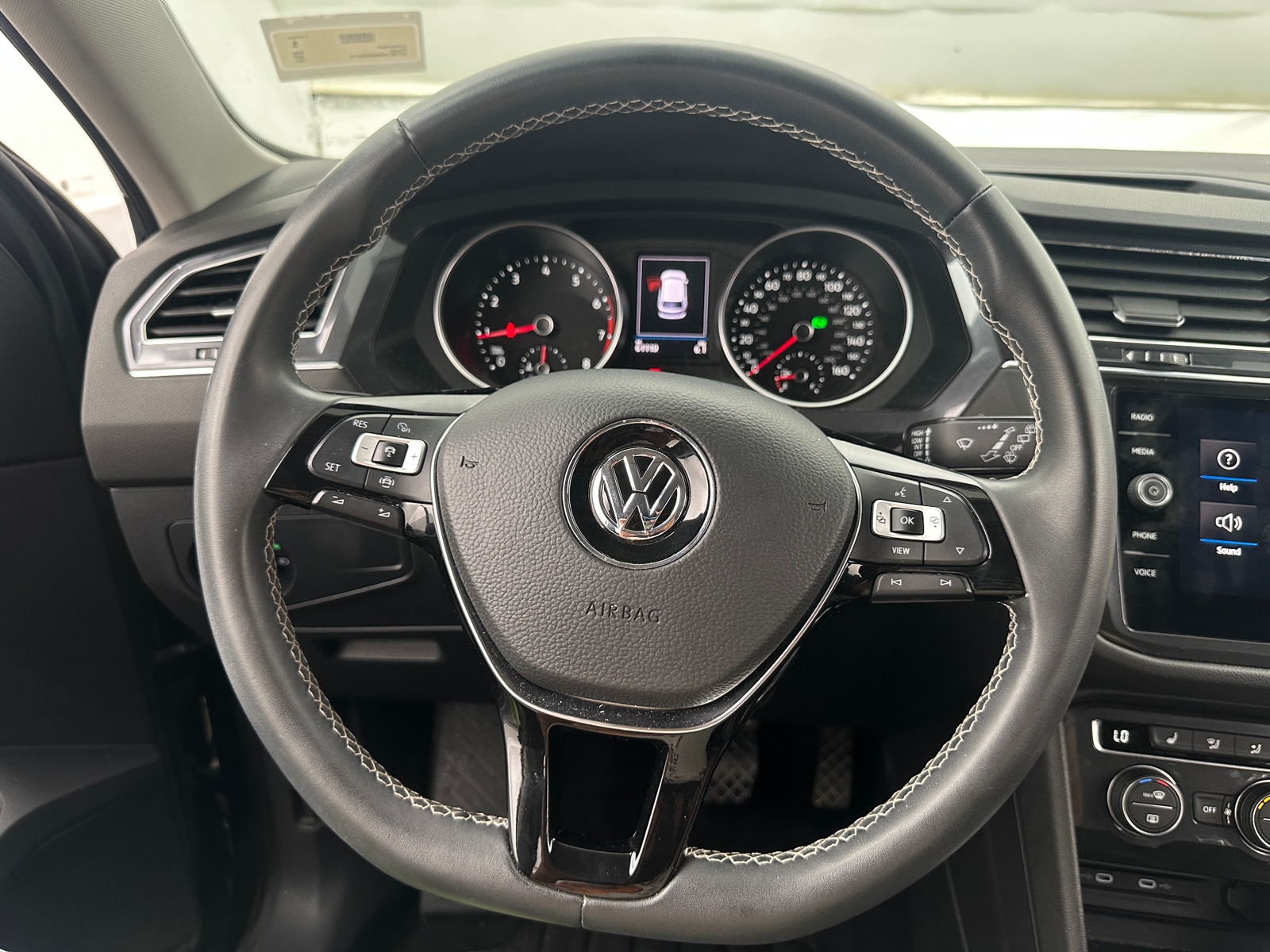 Thumbnail: 2021 Volkswagen Tiguan - 4