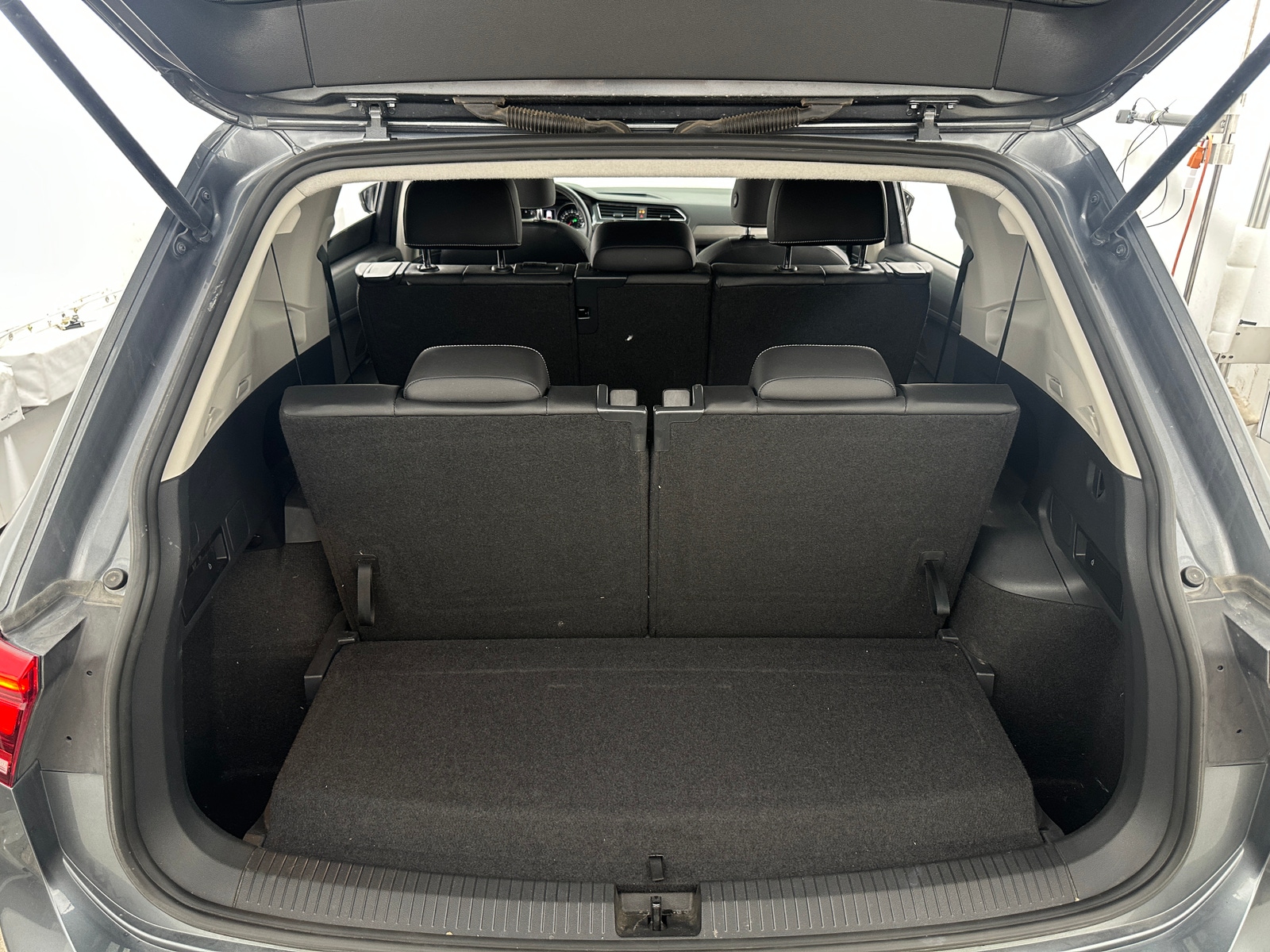 Thumbnail: 2021 Volkswagen Tiguan - 6