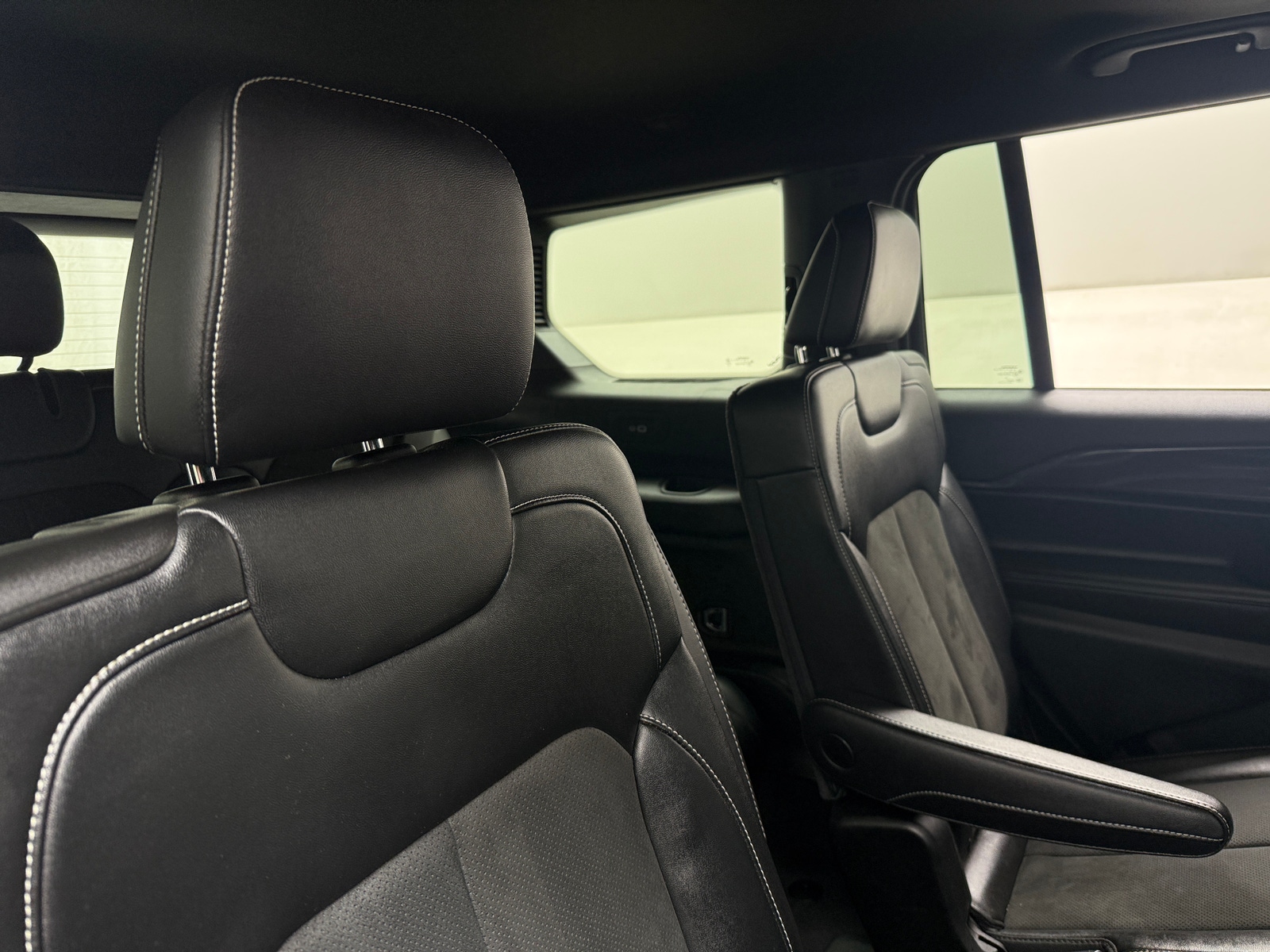 Thumbnail: 2022 Jeep Grand Cherokee L - 5