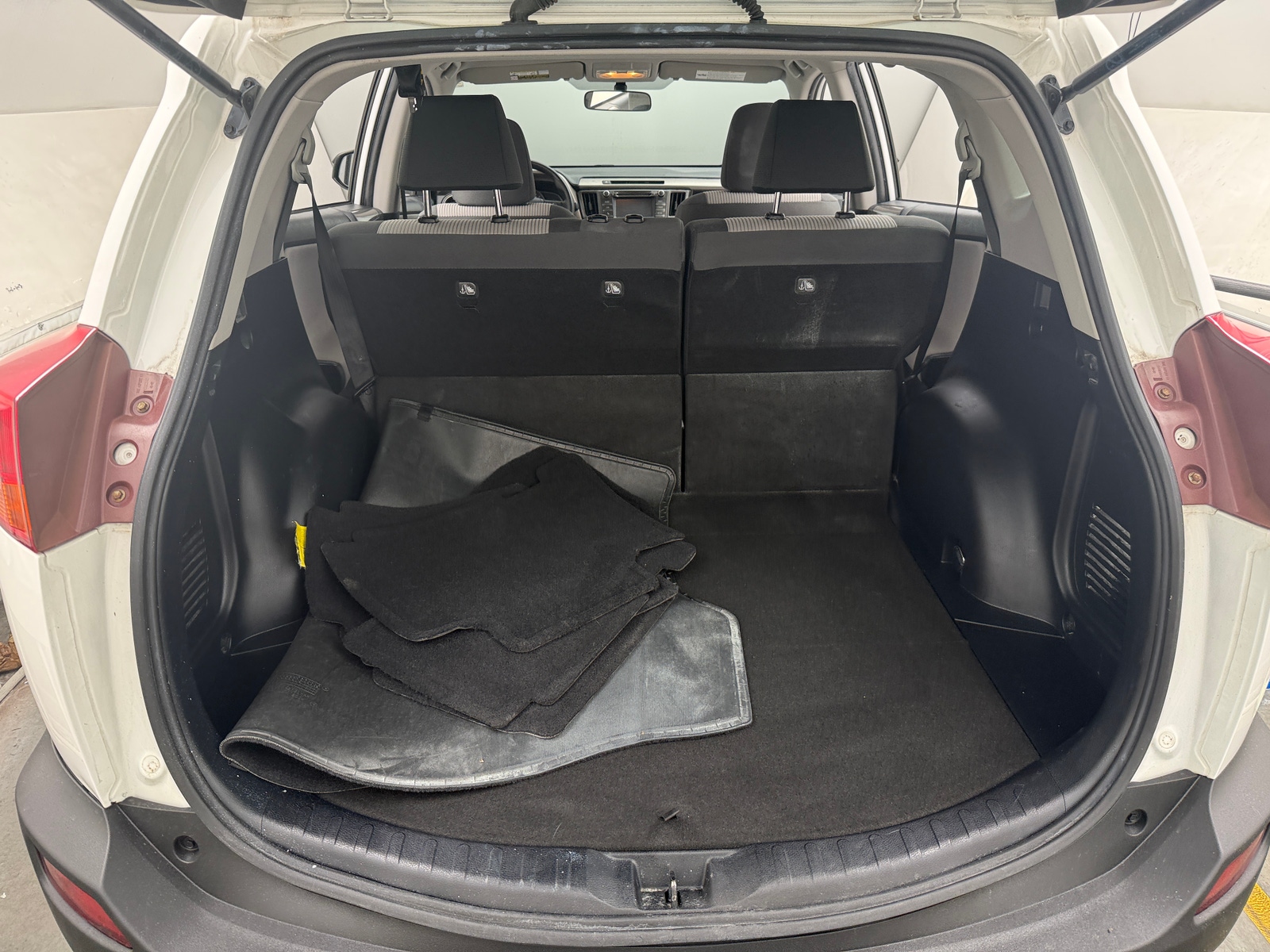 Thumbnail: 2014 Toyota RAV4 - 7