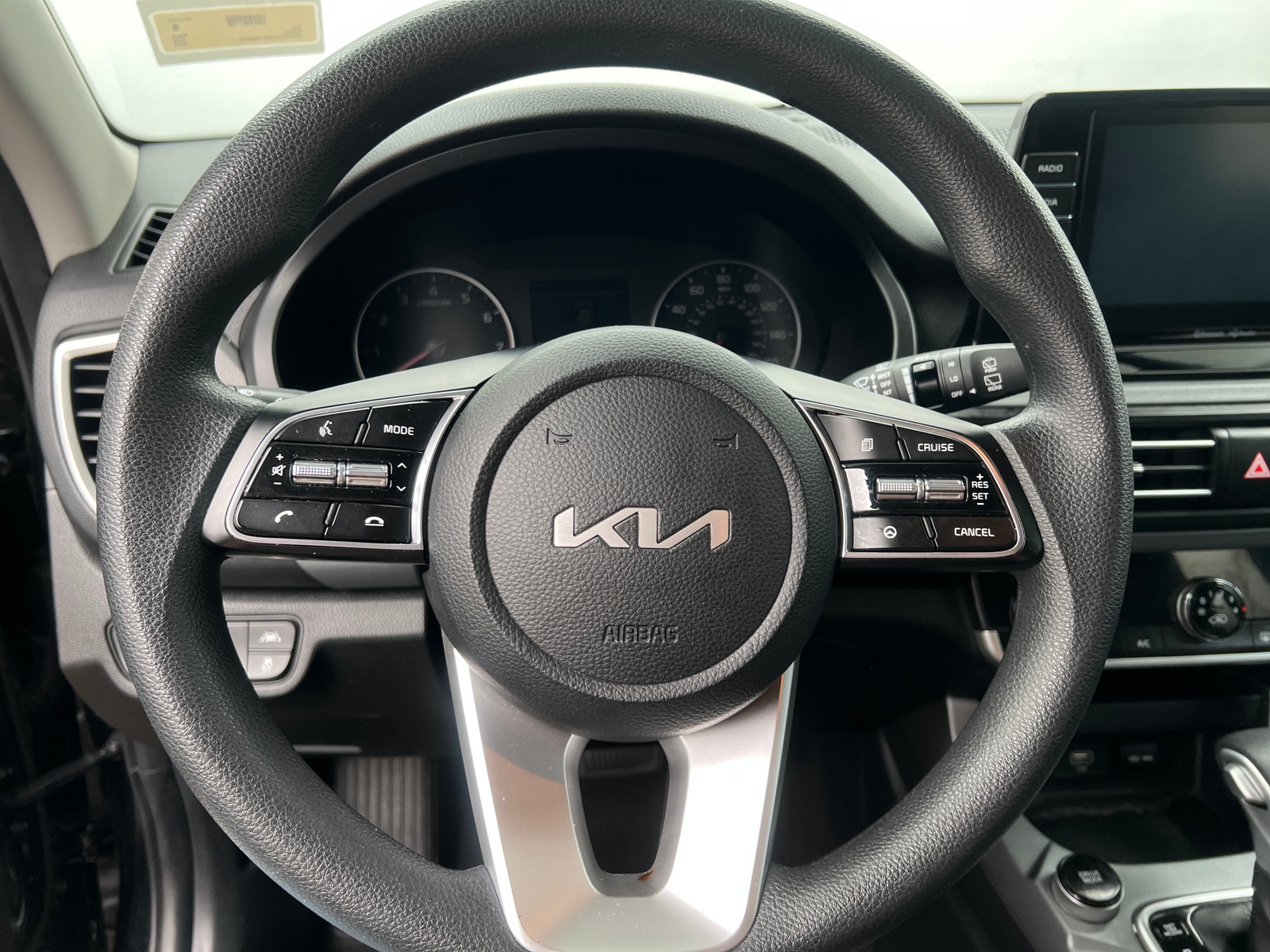 Thumbnail: 2023 Kia Seltos - 5
