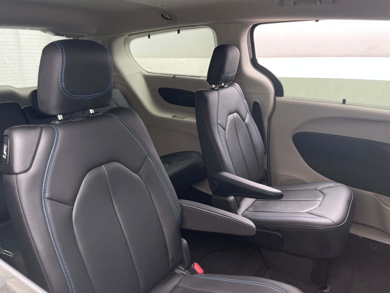 Thumbnail: 2021 Chrysler Pacifica - 5
