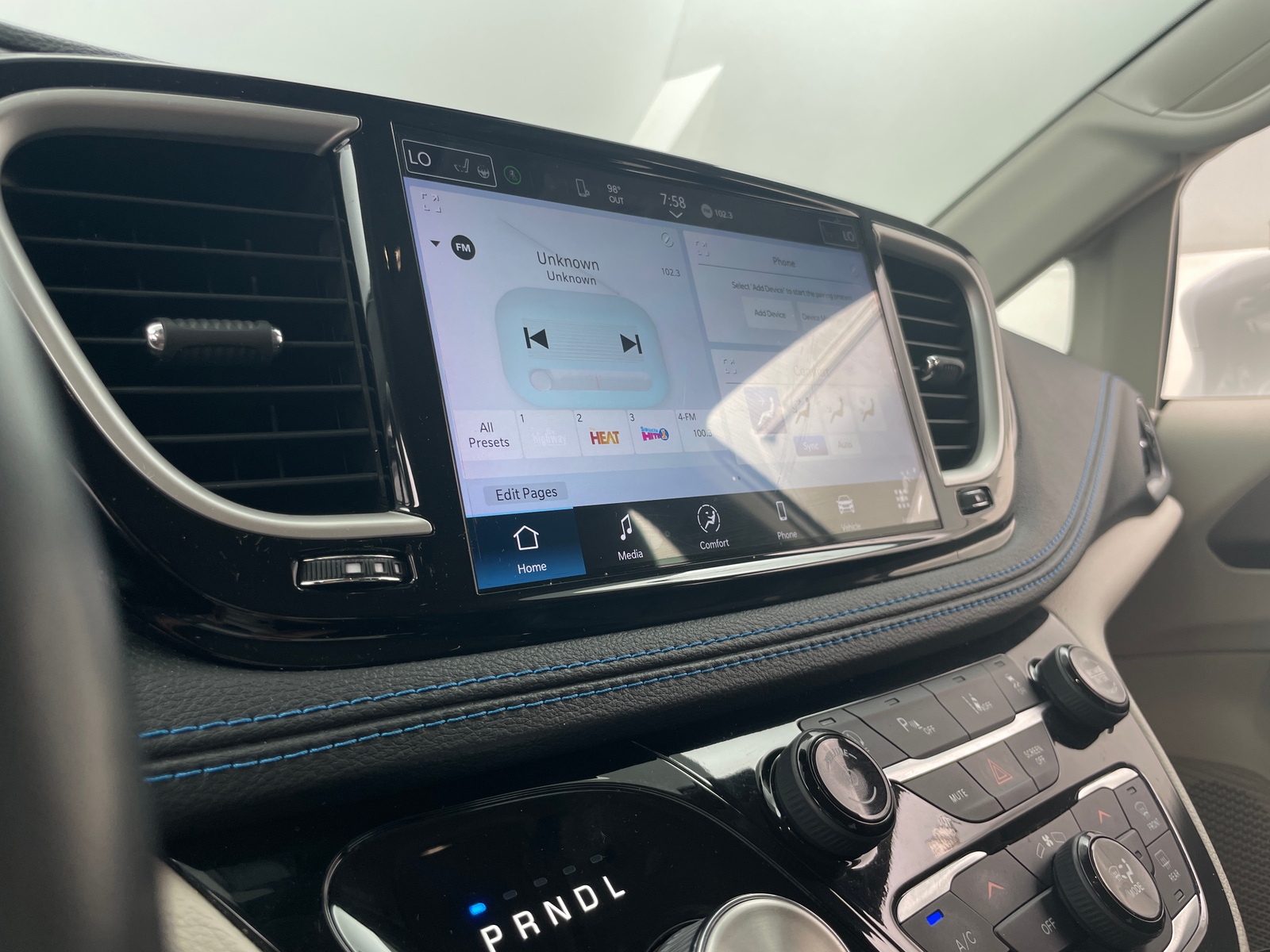 Thumbnail: 2021 Chrysler Pacifica - 3