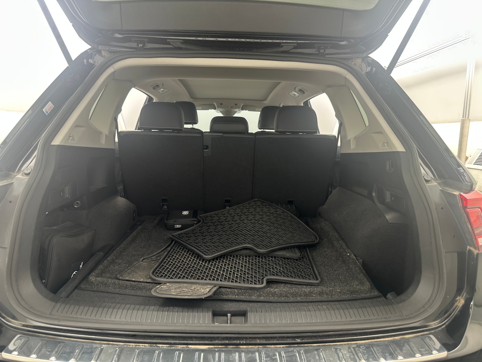 Thumbnail: 2022 Volkswagen Tiguan - 6