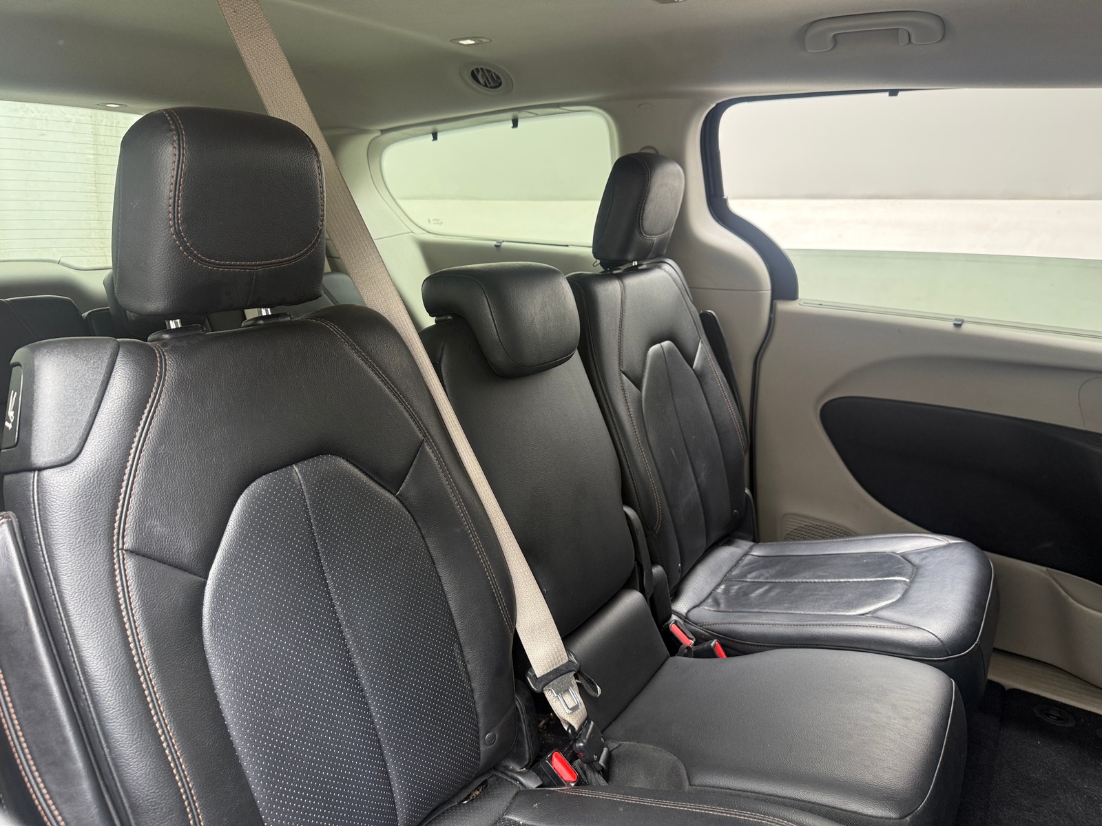 Thumbnail: 2018 Chrysler Pacifica - 5