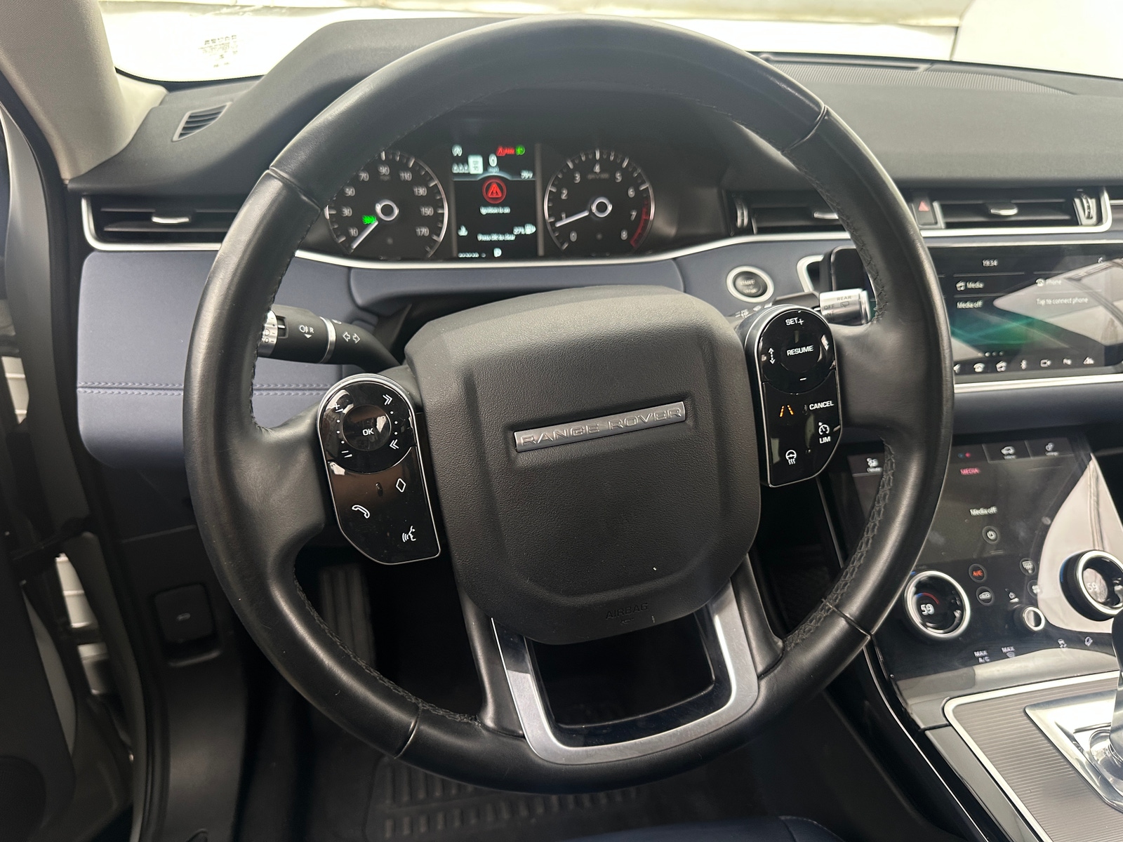 Thumbnail: 2020 Land Rover Range Rover Evoque - 4