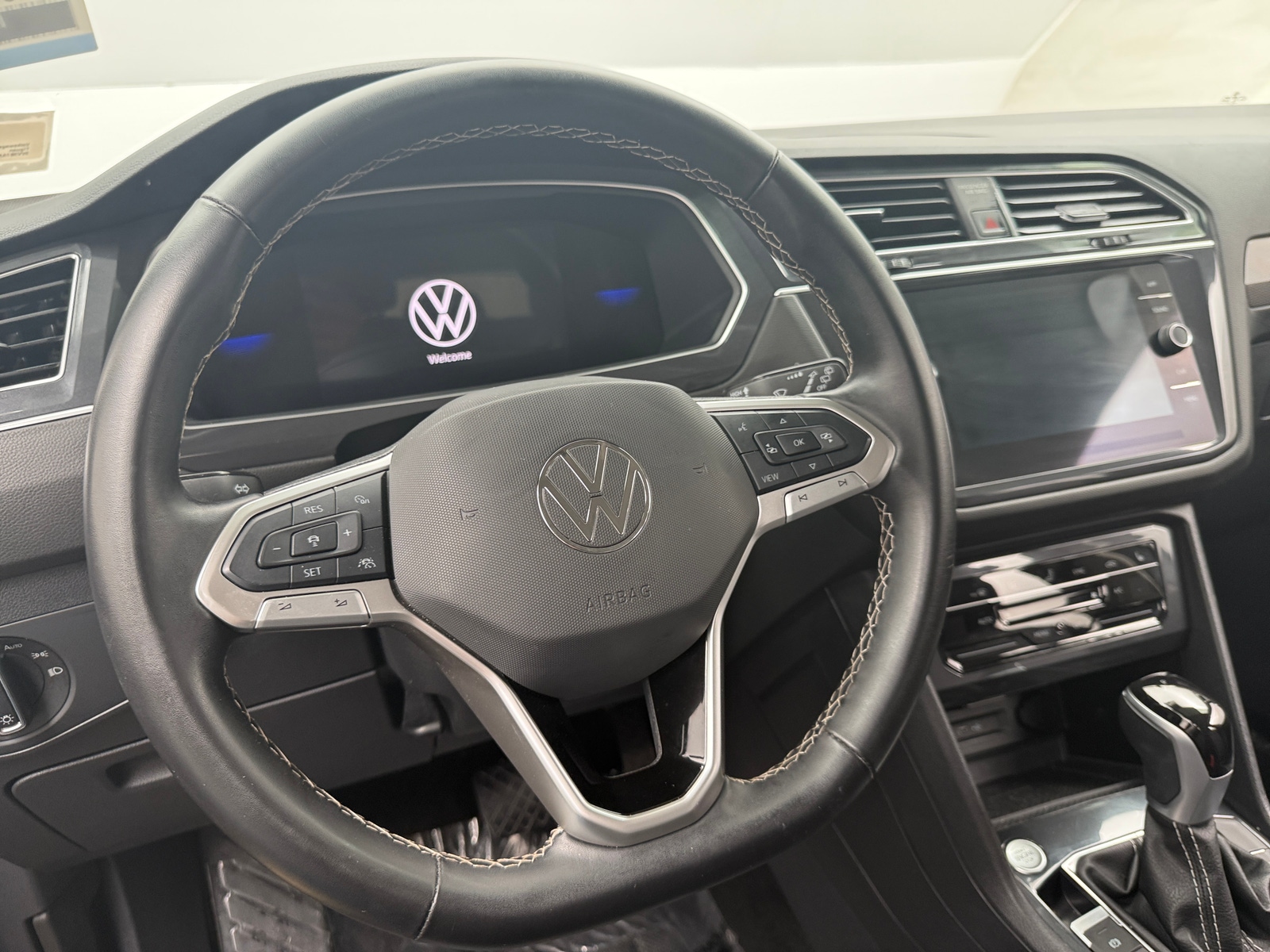 Thumbnail: 2024 Volkswagen Tiguan - 4