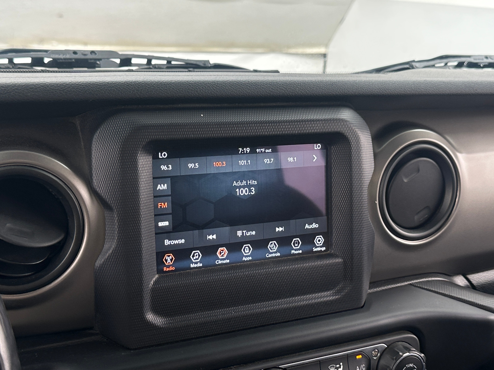 Thumbnail: 2020 Jeep Wrangler - 4