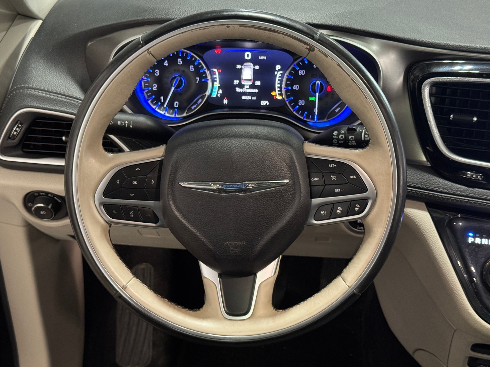Thumbnail: 2018 Chrysler Pacifica - 4