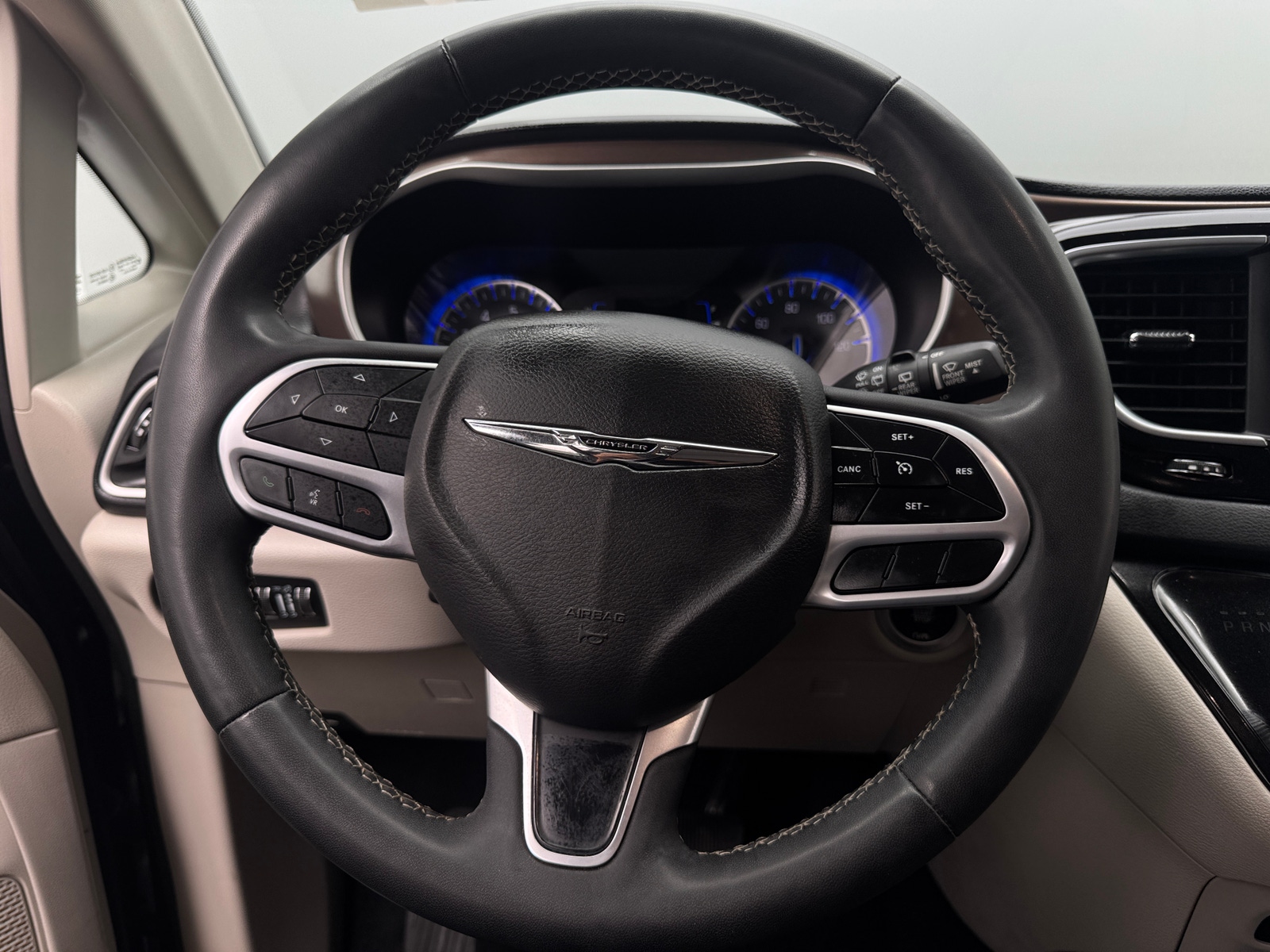 Thumbnail: 2024 Chrysler Voyager - 5