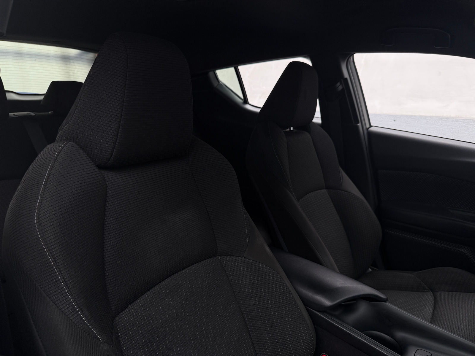 Thumbnail: 2018 Toyota C-HR - 2