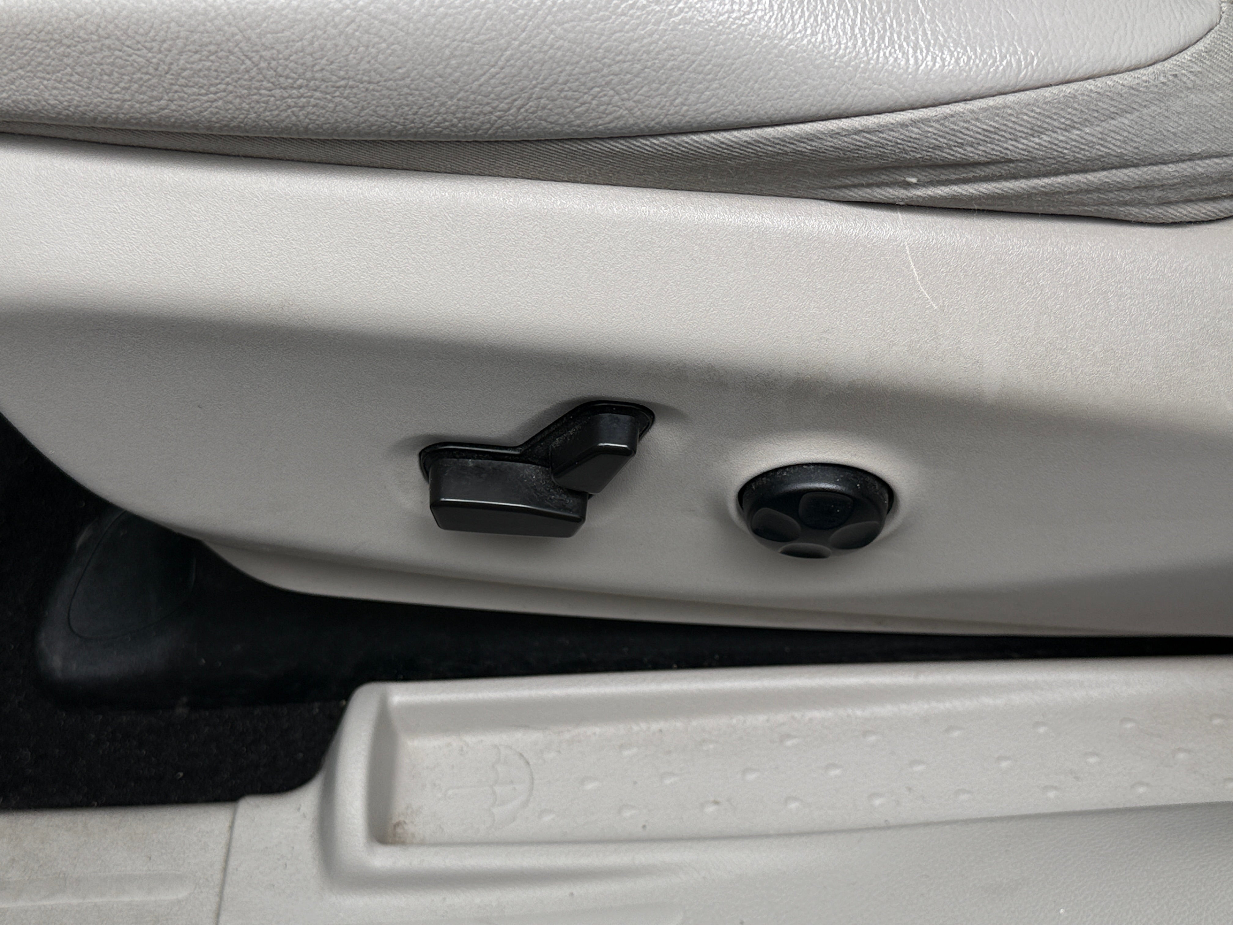 2021 Chrysler Pacifica Touring L - Photo 4
