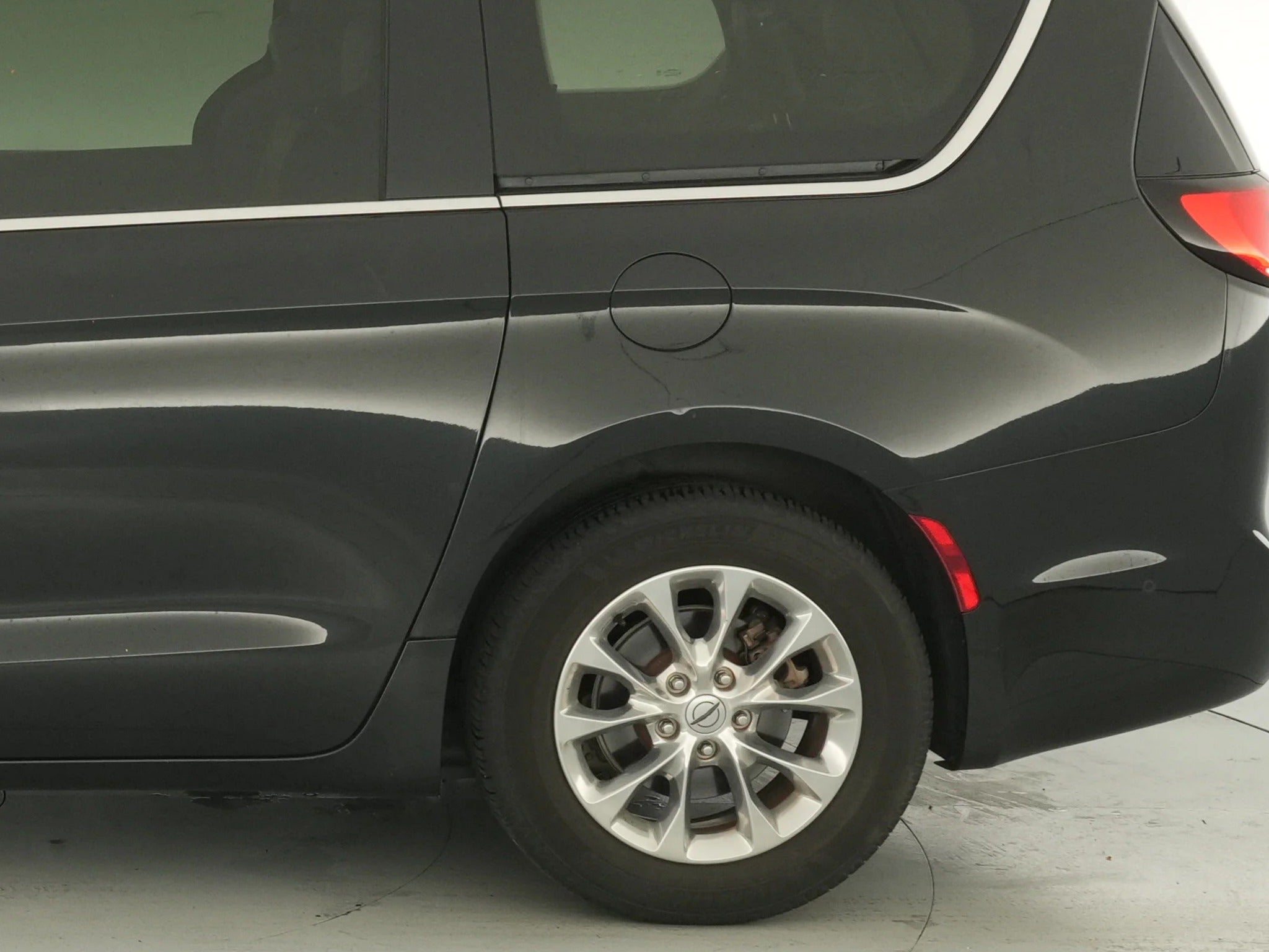 2021 Chrysler Pacifica Touring L - Photo 19
