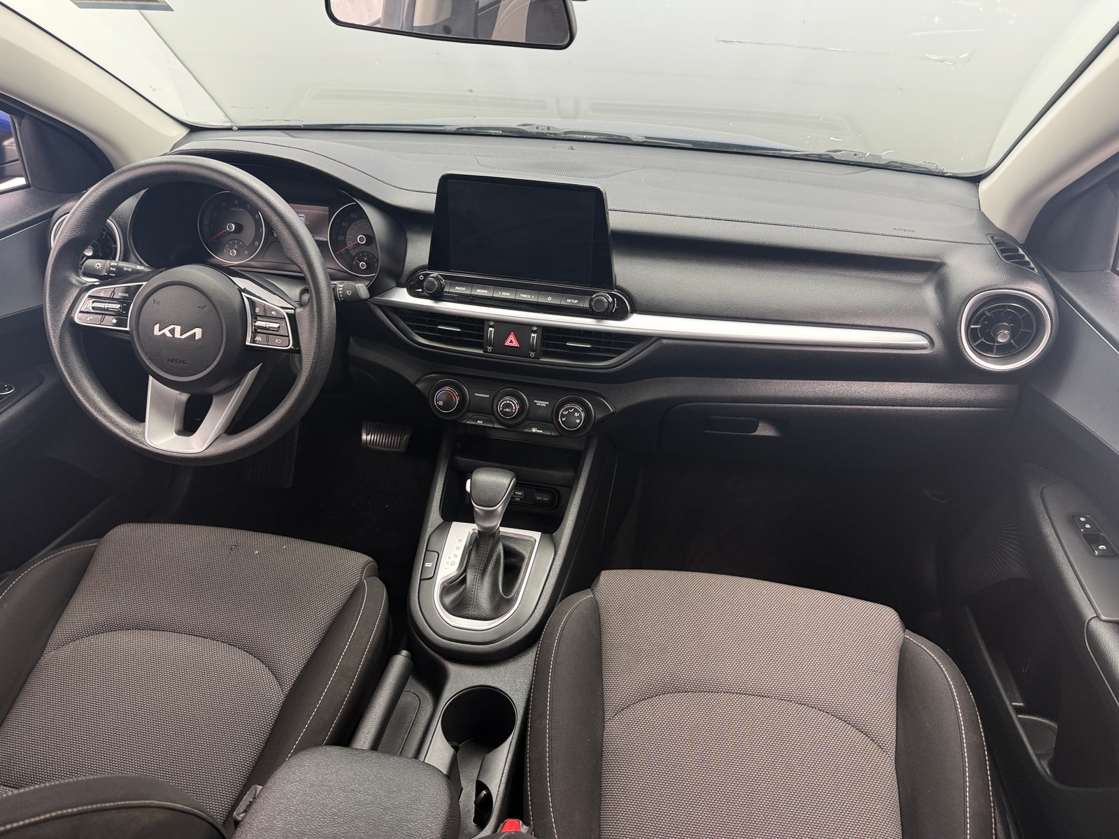 Thumbnail: 2022 Kia Forte - 3