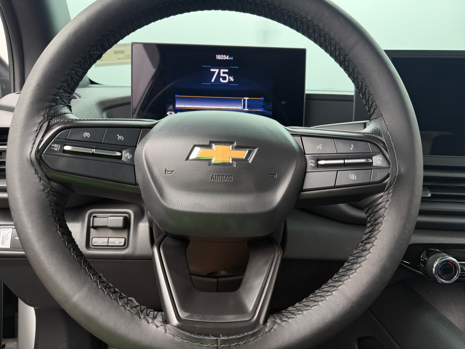 Thumbnail: 2024 Chevrolet Silverado EV - 5