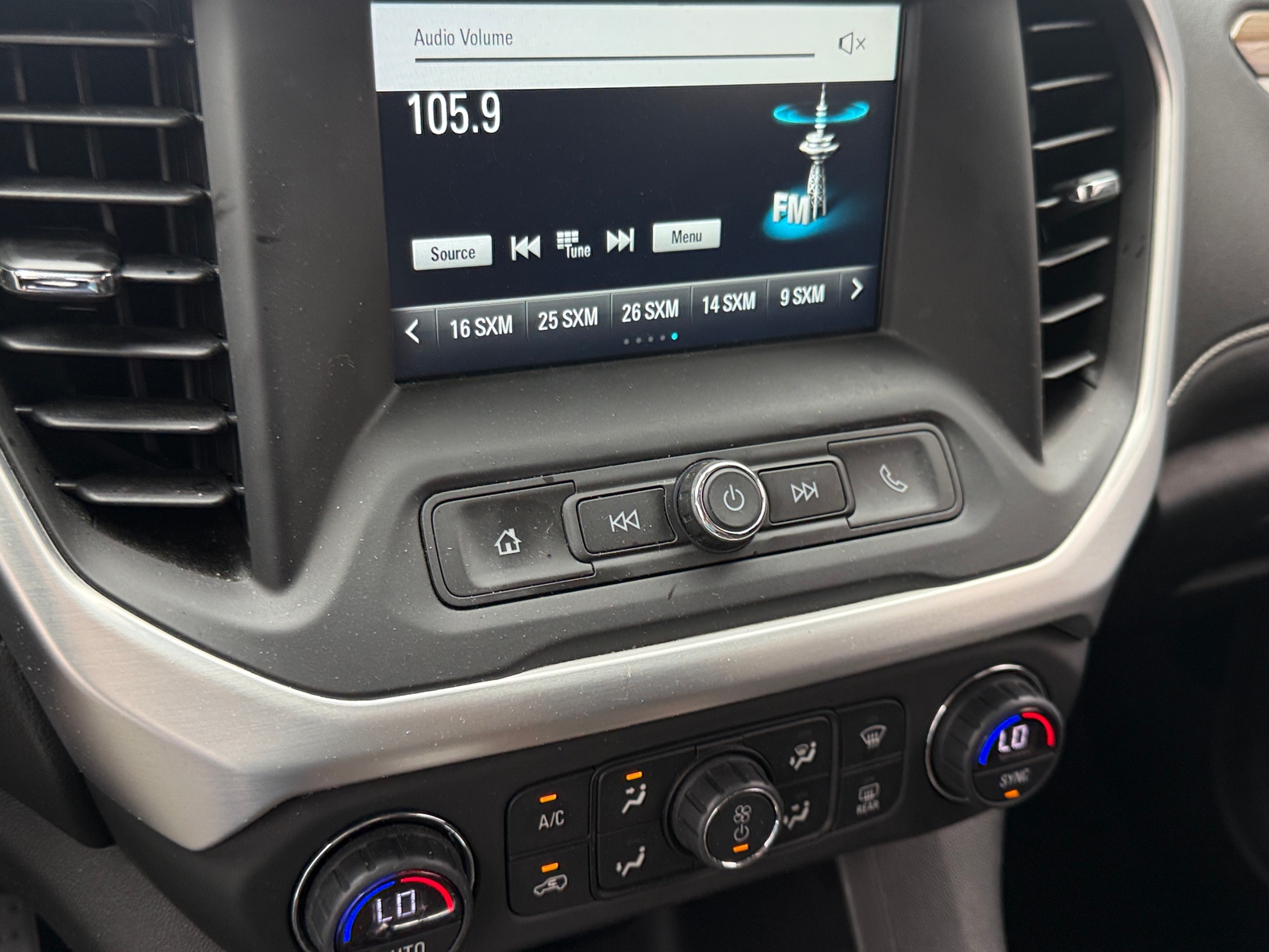 Thumbnail: 2018 GMC Acadia - 4