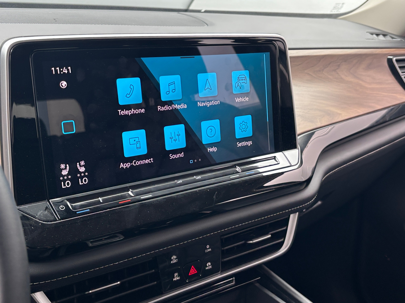 Thumbnail: 2026 Volkswagen Atlas - 3