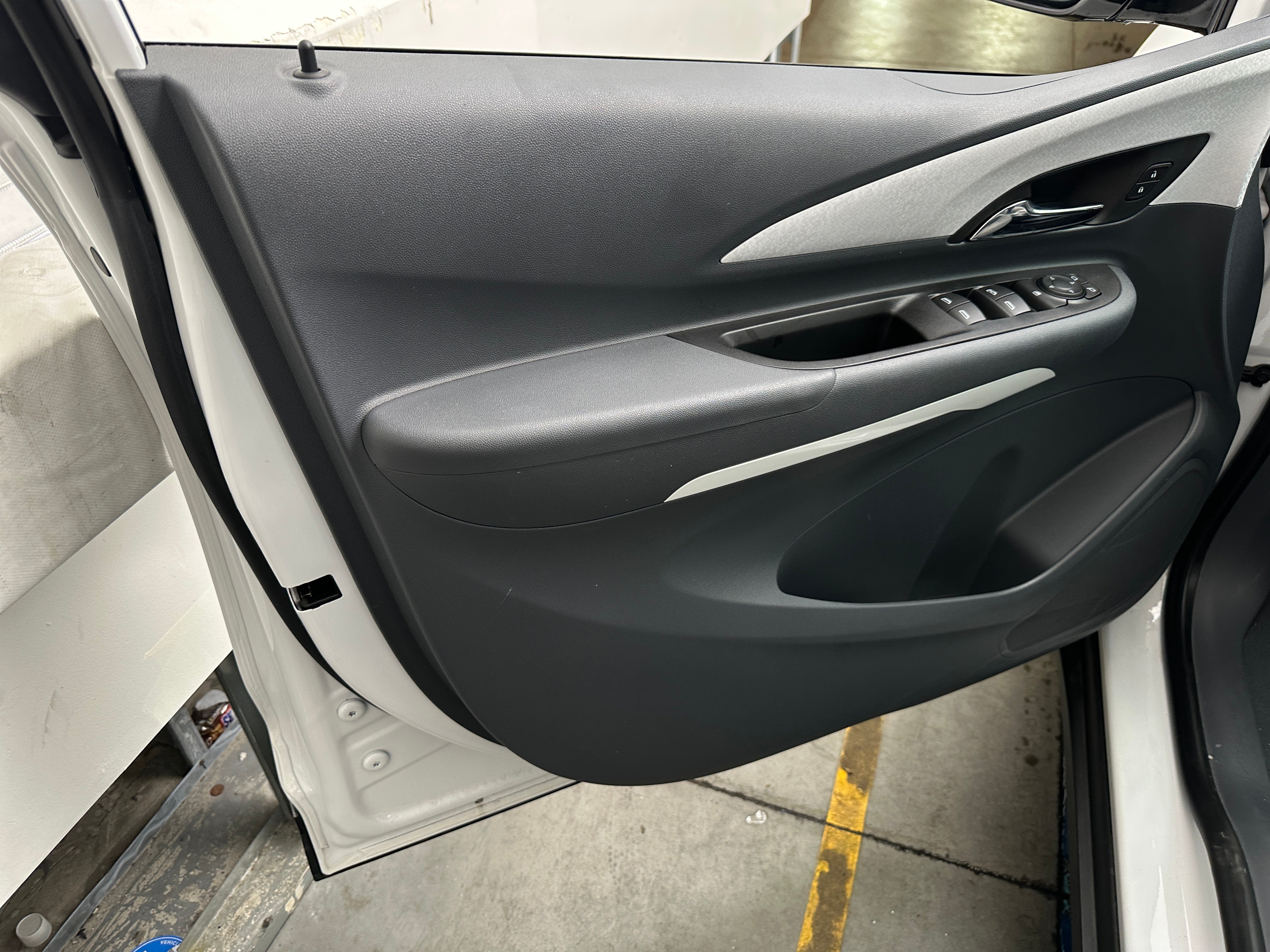 Used 2021 Chevrolet Bolt EV LT with VIN 1G1FY6S0XM4113951 for sale in Auburn, WA