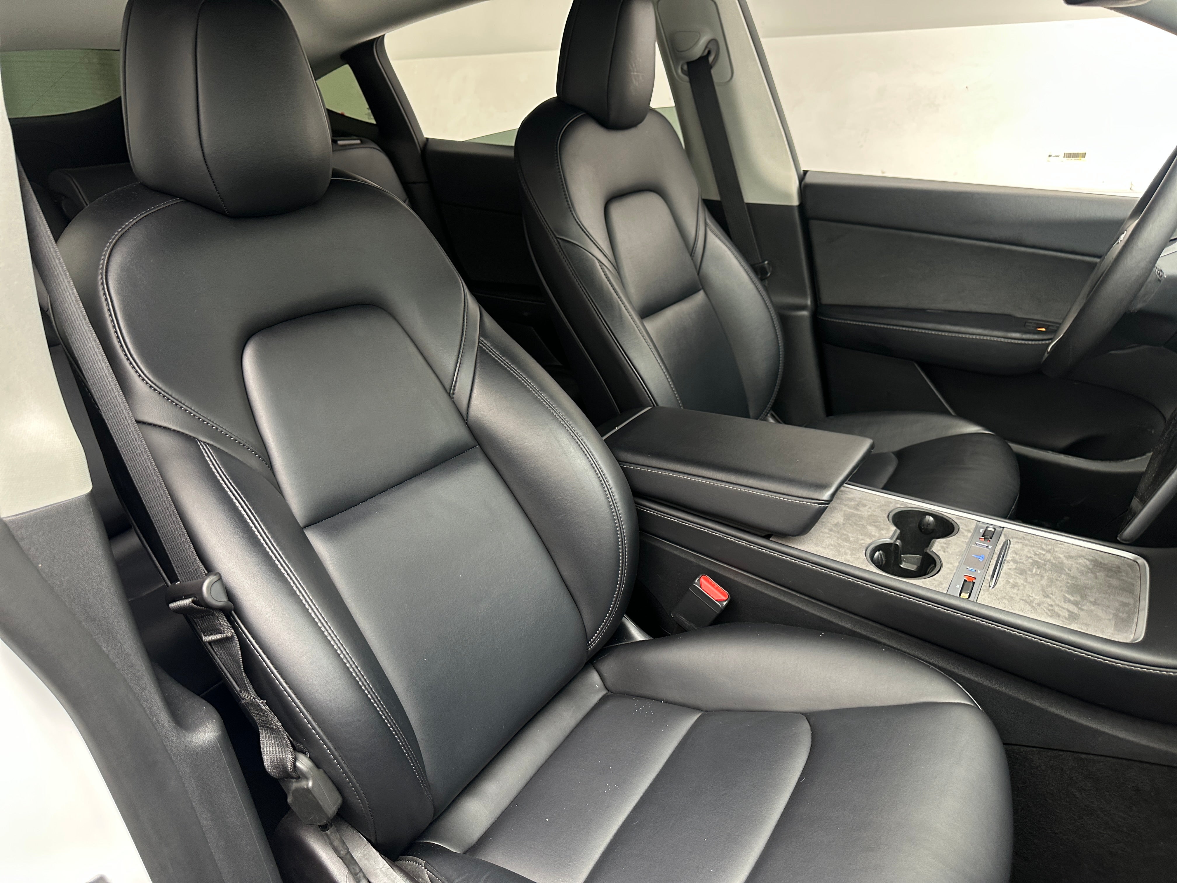 Used 2022 Tesla Model Y Long Range with VIN 7SAYGDEE2NF385874 for sale in Pewaukee, WI