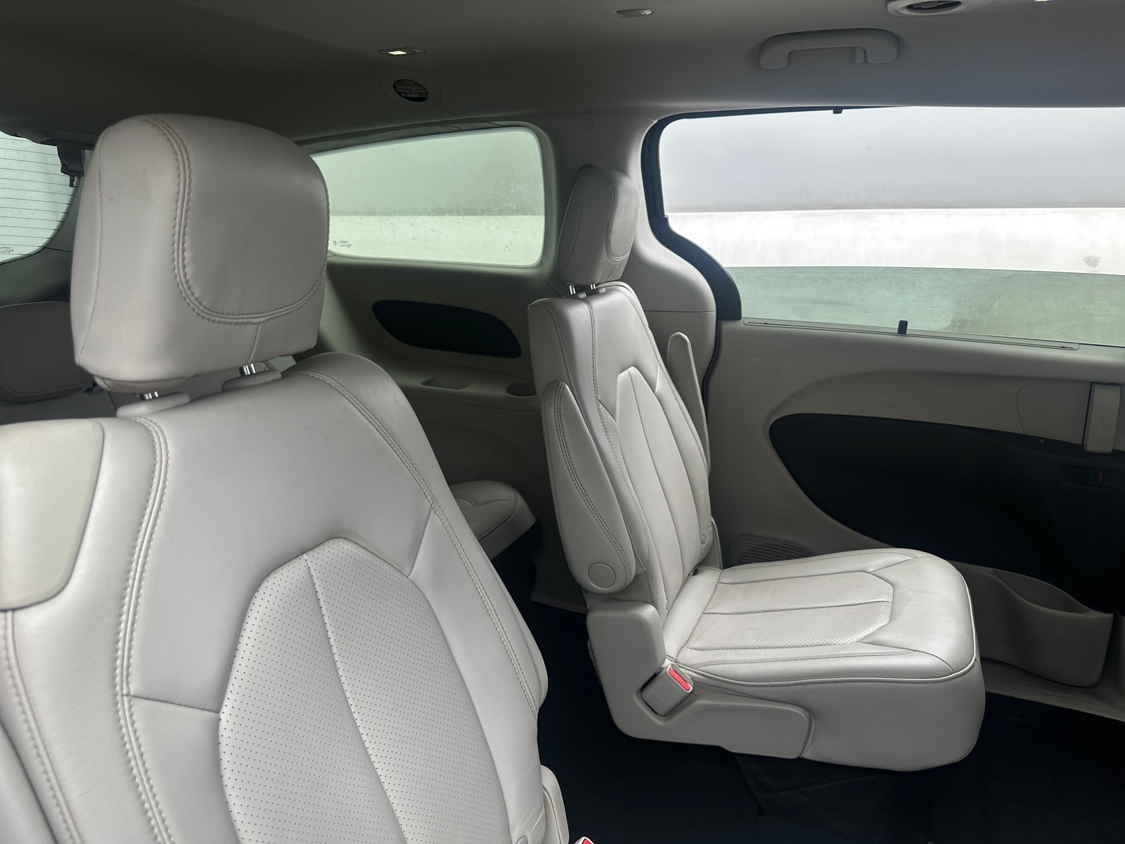 Thumbnail: 2021 Chrysler Voyager - 5