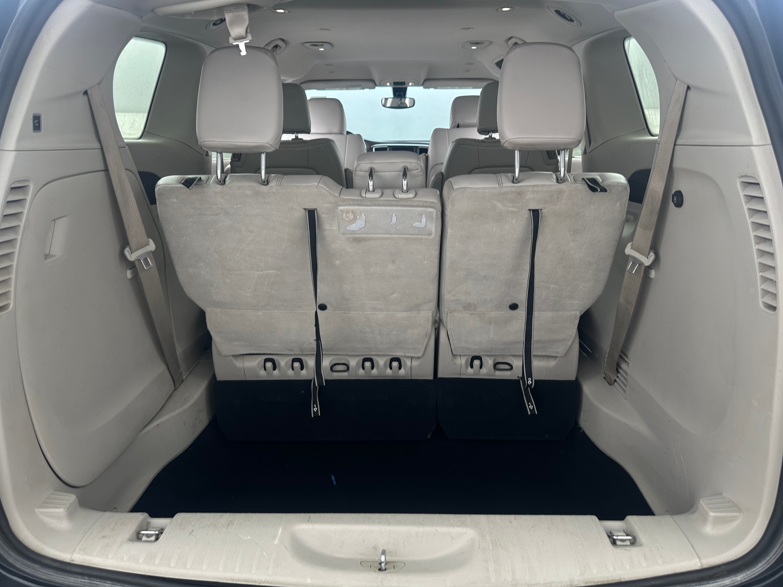 Thumbnail: 2021 Chrysler Voyager - 6