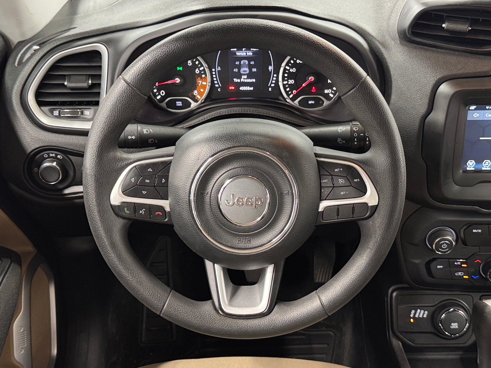 Thumbnail: 2018 Jeep Renegade - 5