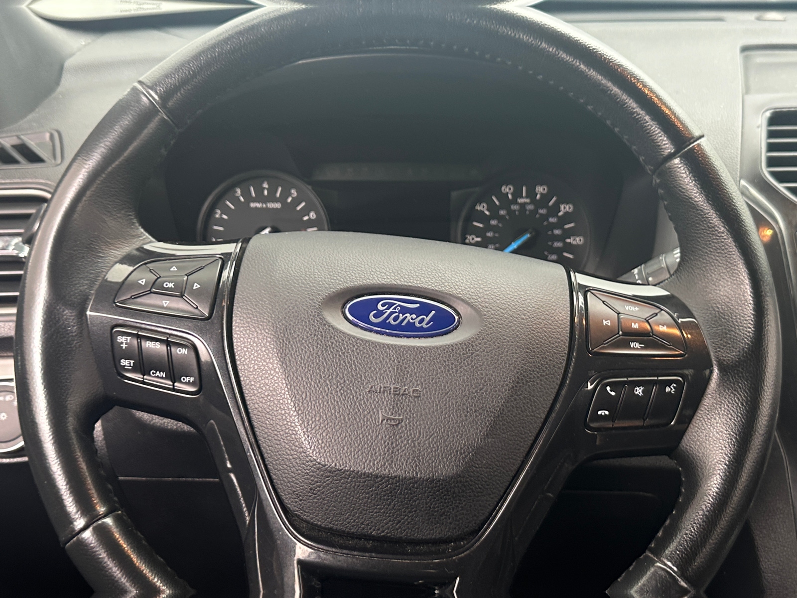 Thumbnail: 2019 Ford Explorer - 5