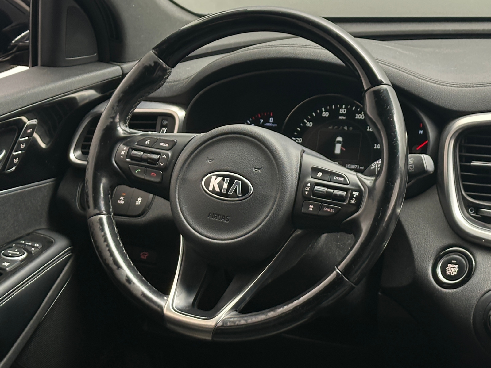 Thumbnail: 2016 Kia Sorento - 4