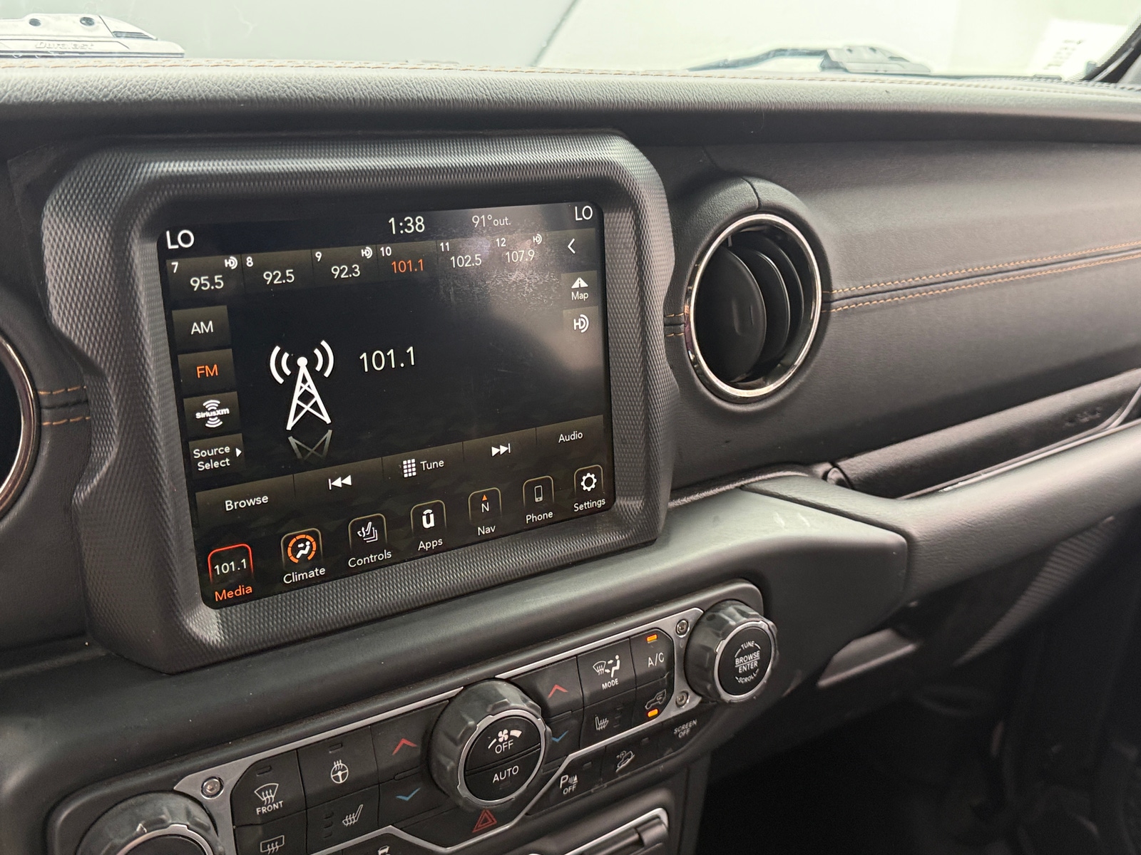 Thumbnail: 2020 Jeep Wrangler - 3