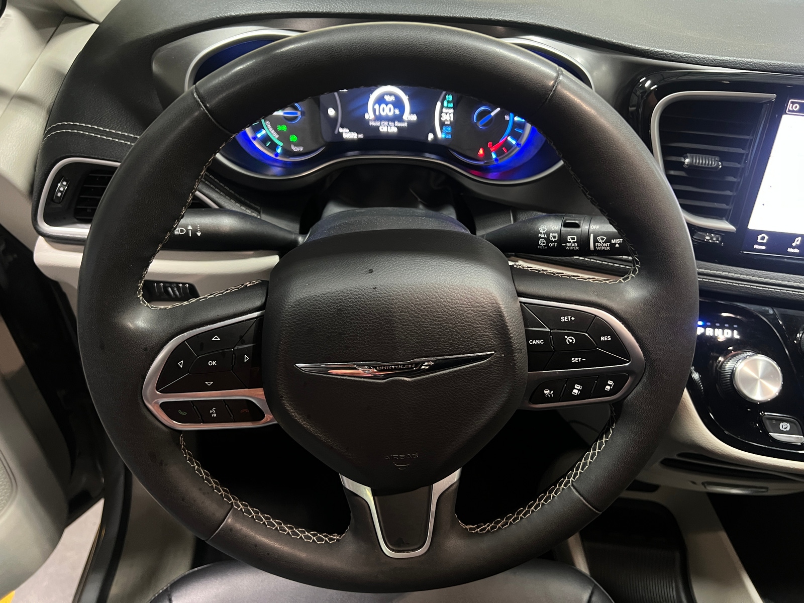 Thumbnail: 2024 Chrysler Pacifica - 4